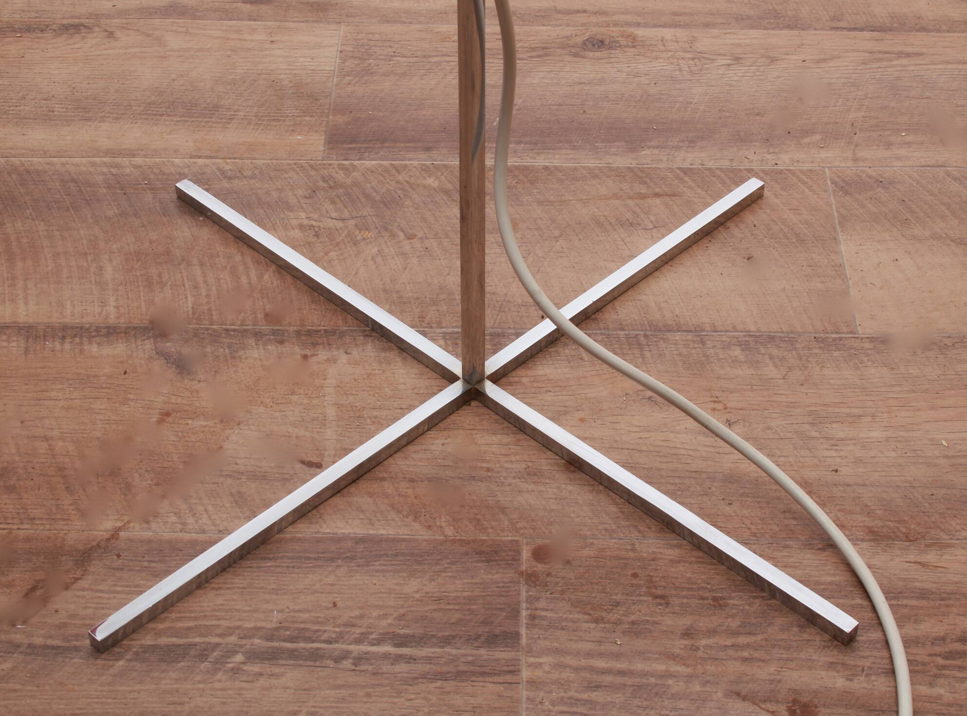 Minimalist floor lamp 1970s in chromed metal