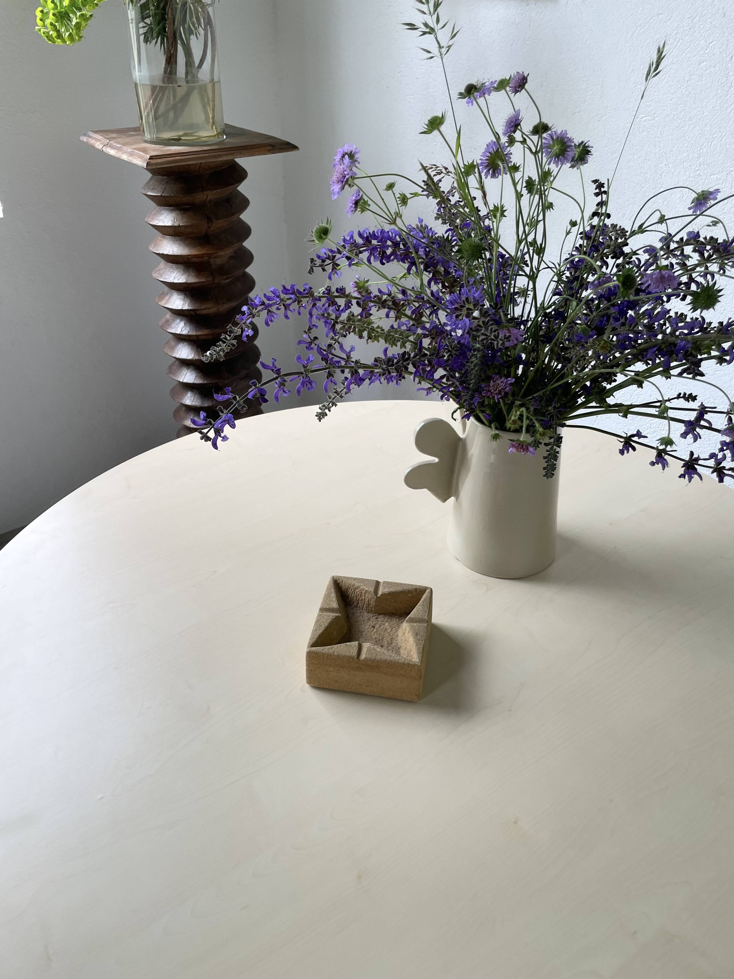 Tecno Nomos Round Table Brushed Metal