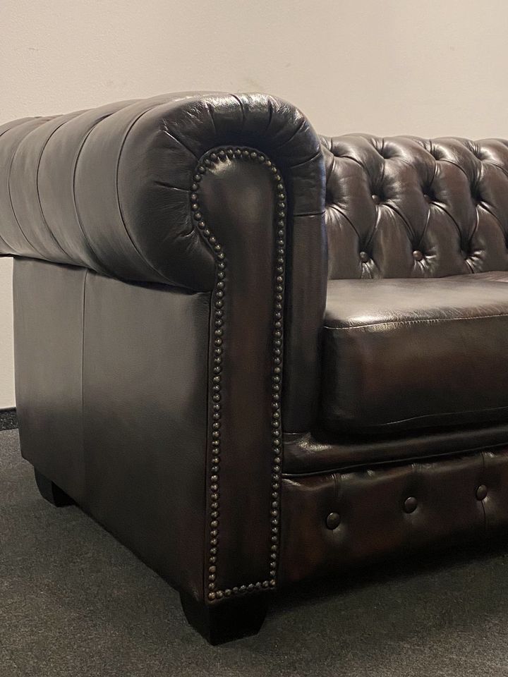 Brown leather Chesterfield vintage Sofa