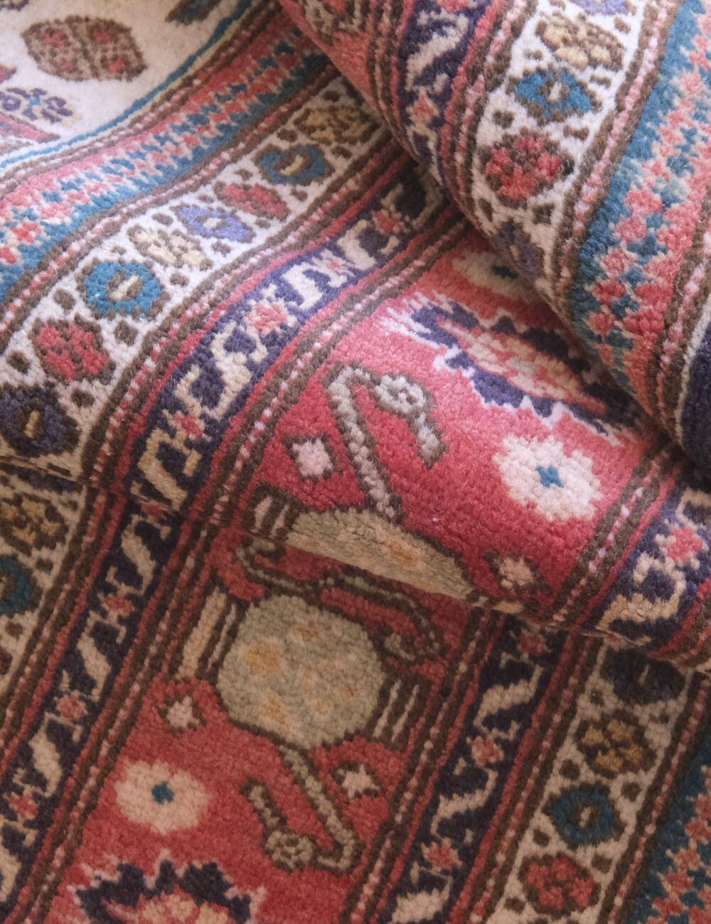 Vintage Persian rug - 197 x 140 cm
