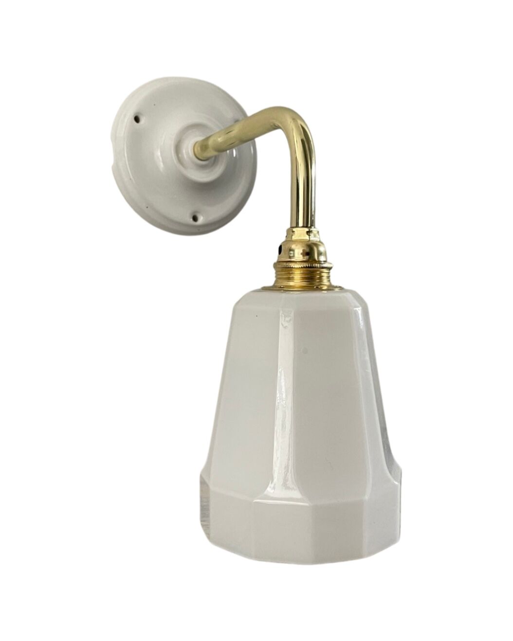 Wall lamp in white opaline and ceramic