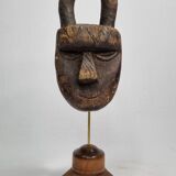 Toma passport mask, antique patinated wood, 16 cm, with stand