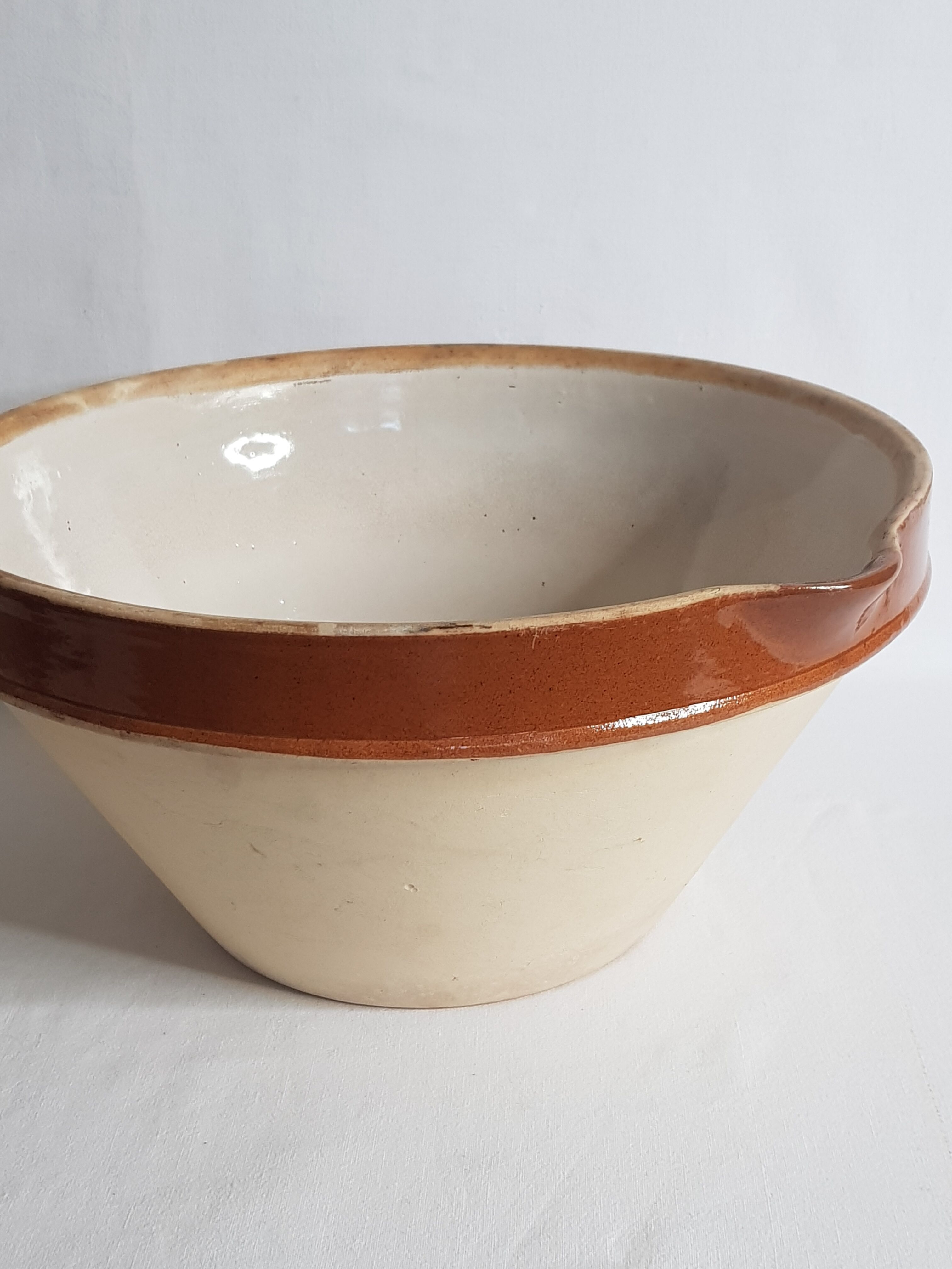 Large verned sandstone bowl or terrine with spout