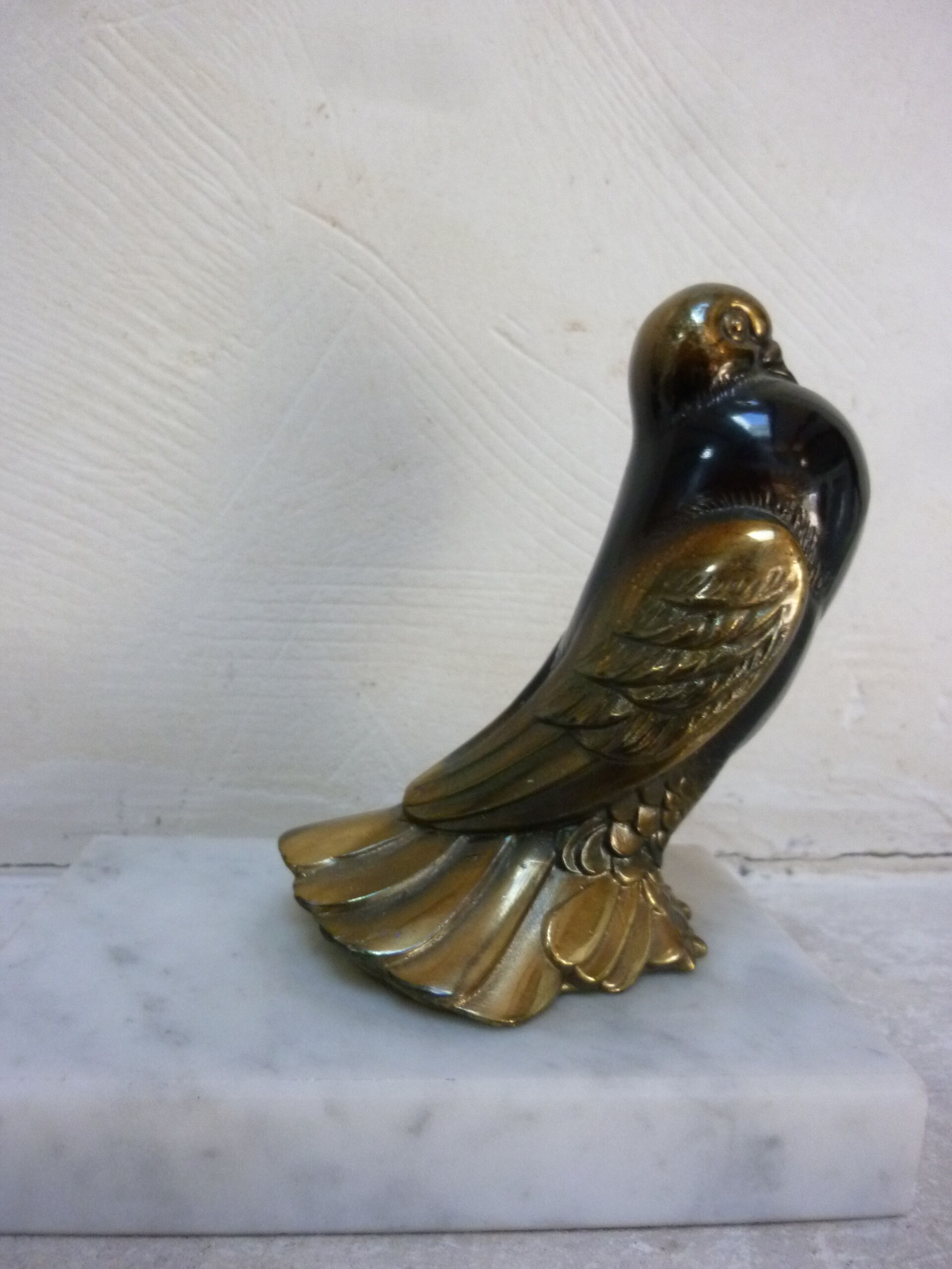 Pair of bookends pigeons doves in regular patinated bronze on marble base 1930