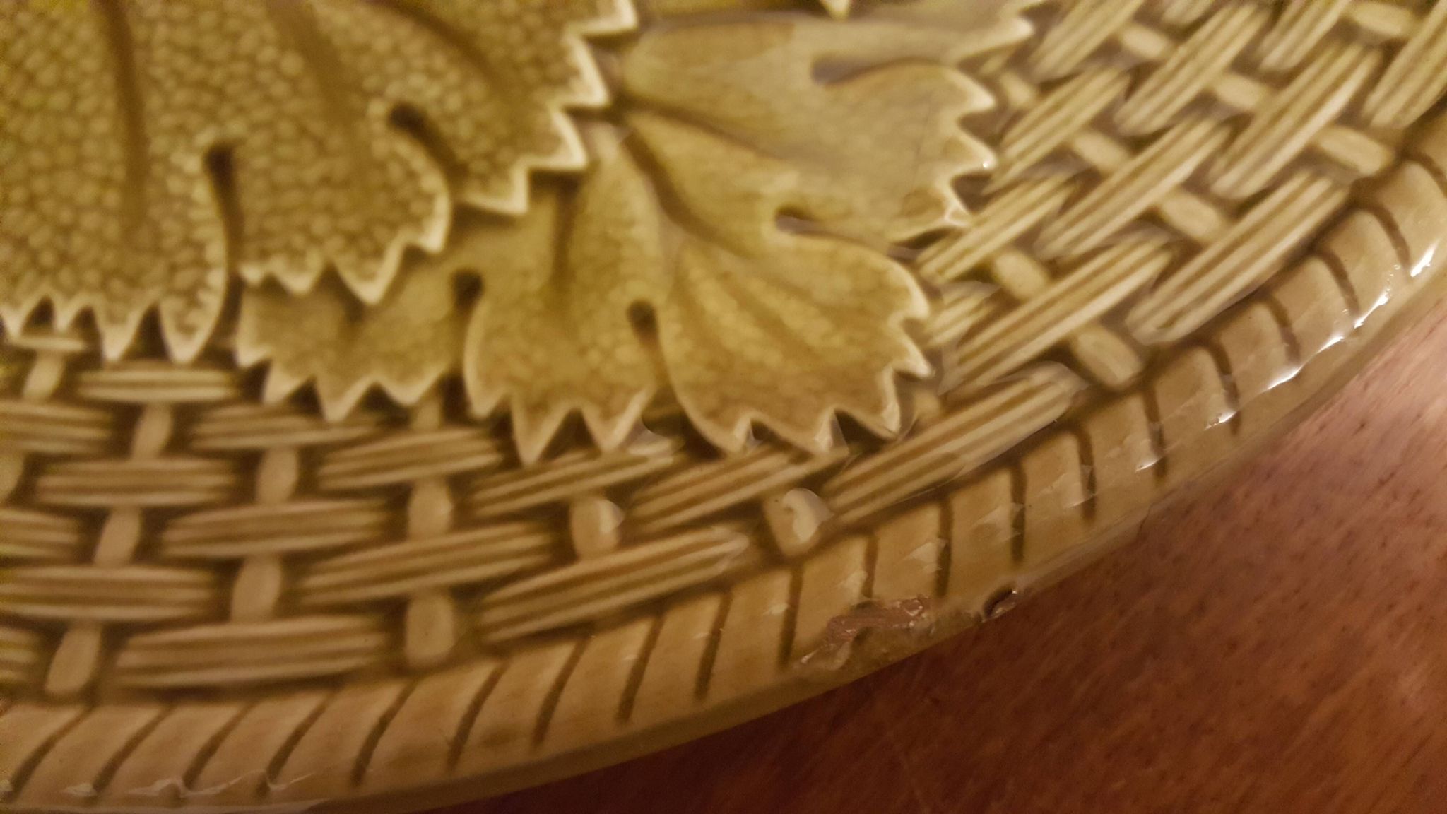 Gien Barbotine earthenware pie dish