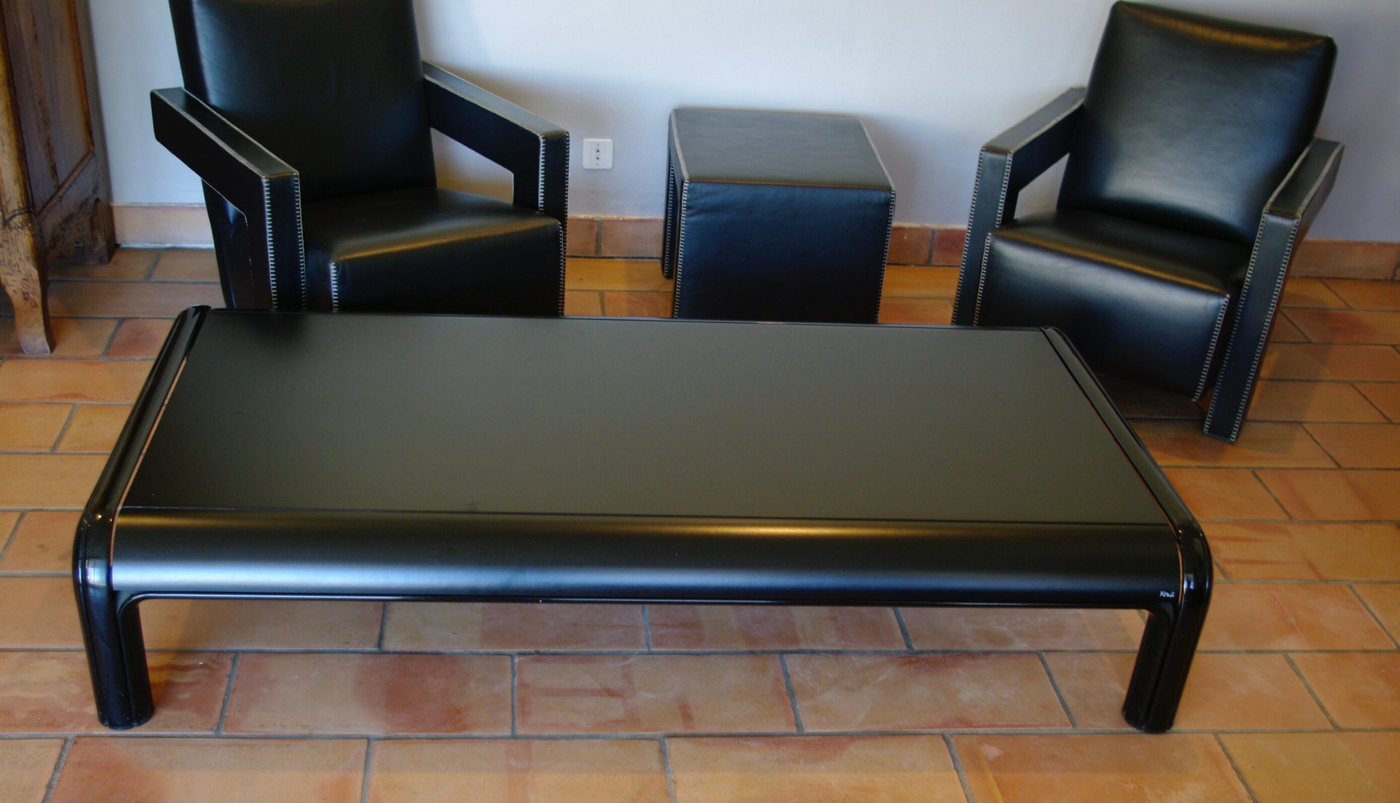 Orsay coffee table by Gae Aulenti for Knoll