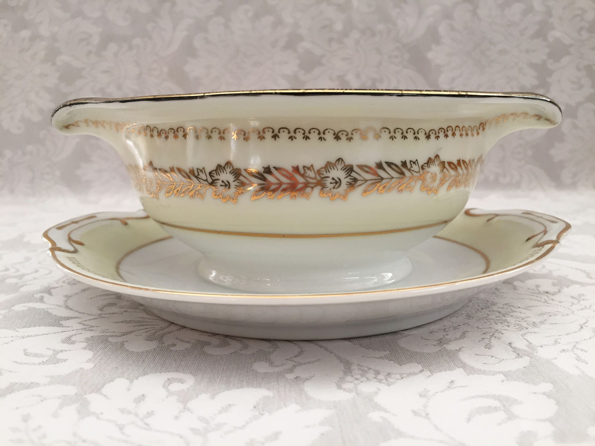Ancienne saucière Porcelaine de Luxe Style Louis XVI Made in Japan