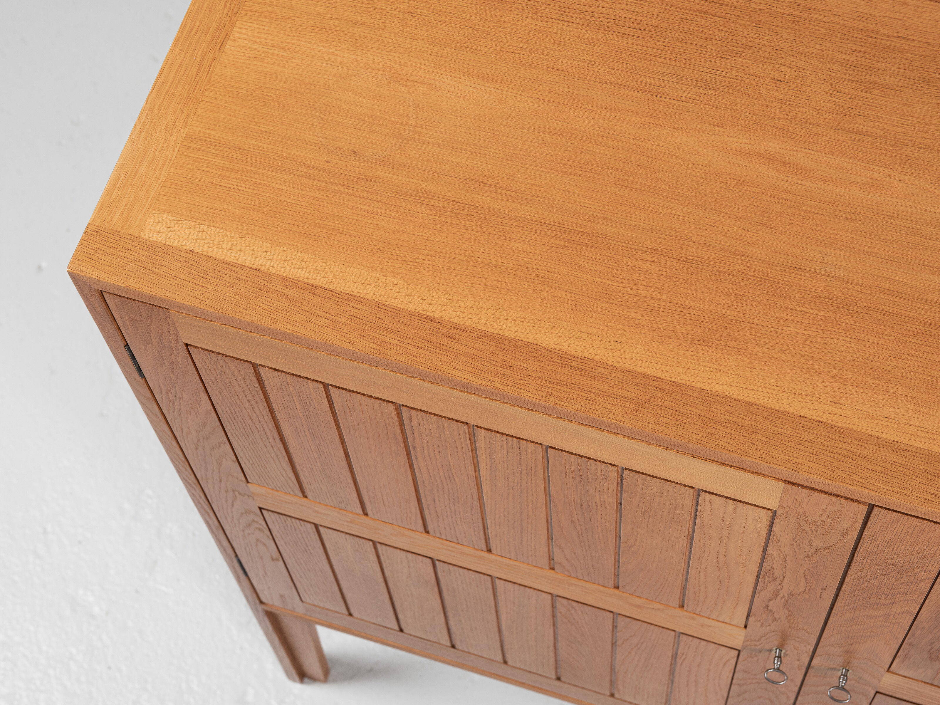 Midcentury Danish cabinet in oak by Kurt Østervig for Vamo 1960s