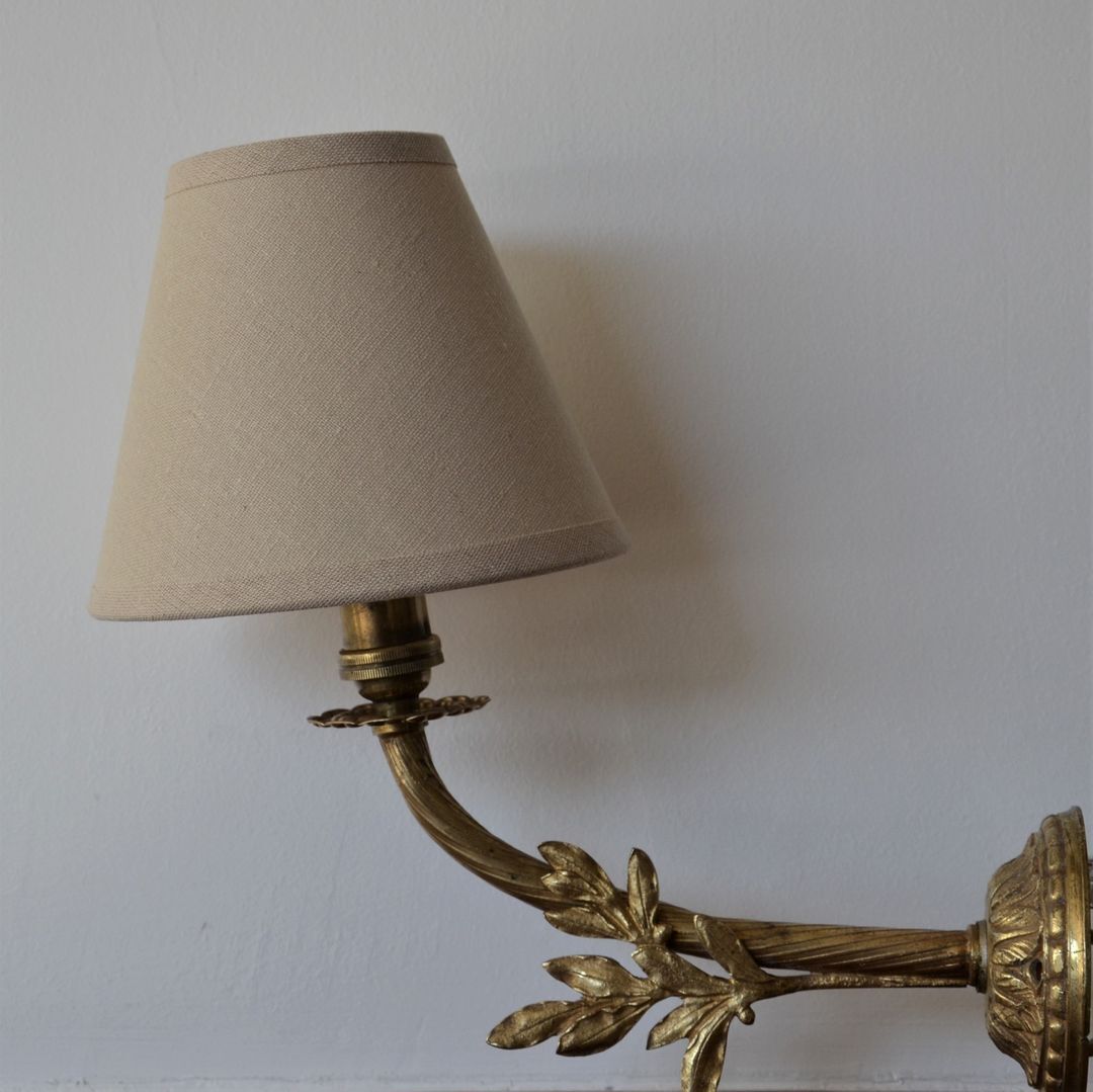 Golden foliage wall lamp