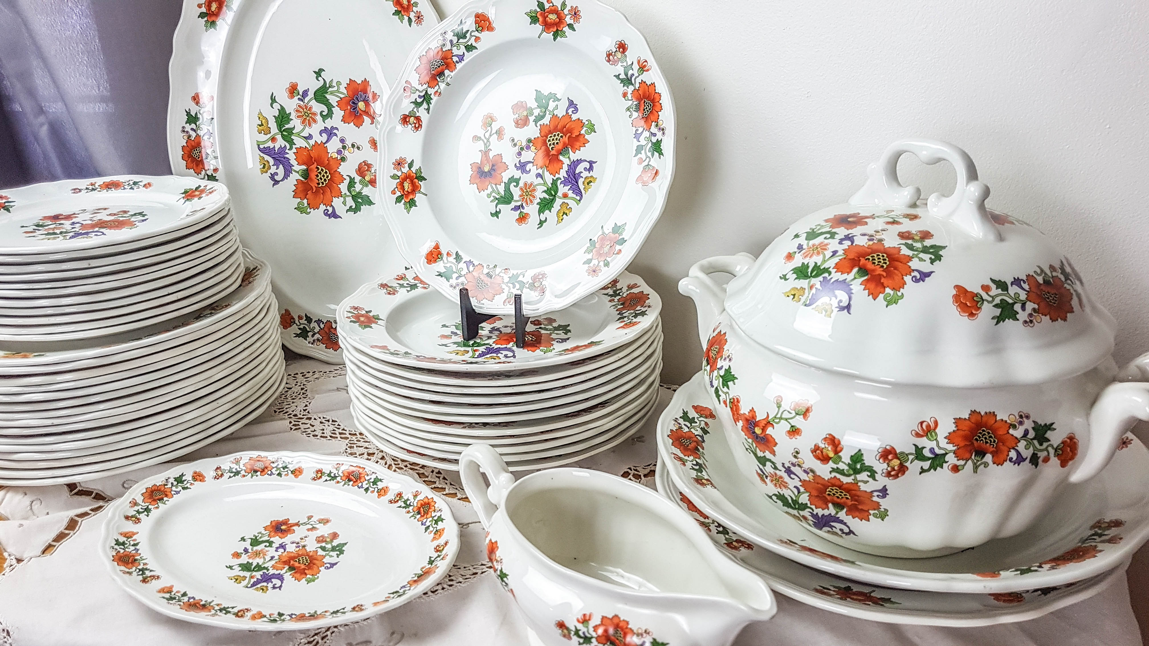 Table service in vintage earthenware Mills of Wolves "ORCHIES" 44 pieces