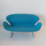 Blue arne jacobsen swan sofa canape fritz hansen light