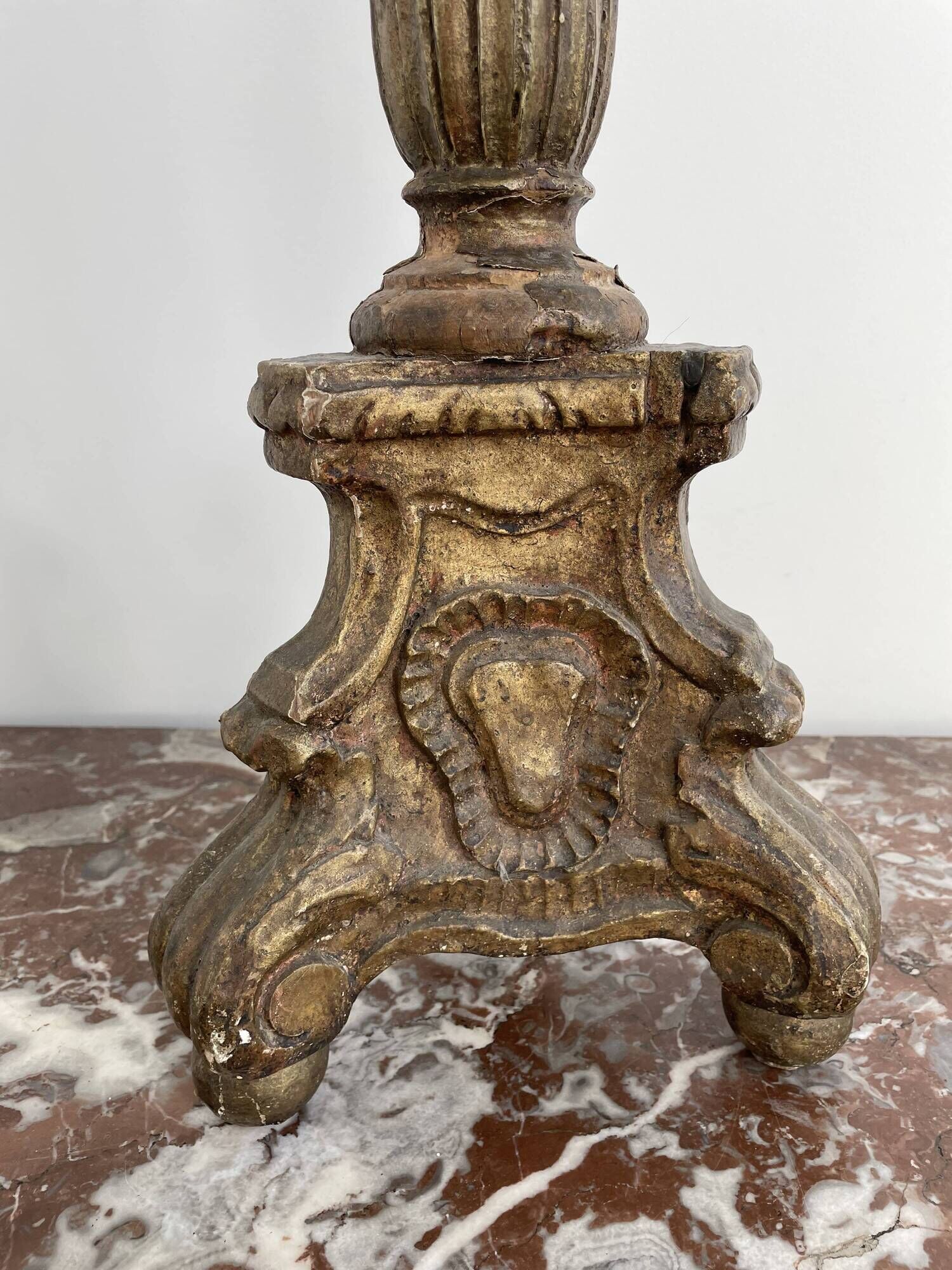 Candle picnic gilded and carved wood tripod feet, eighteenth century