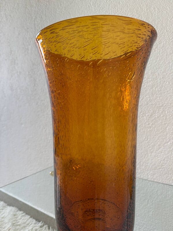 Grand vase verre bullé ambré années 60