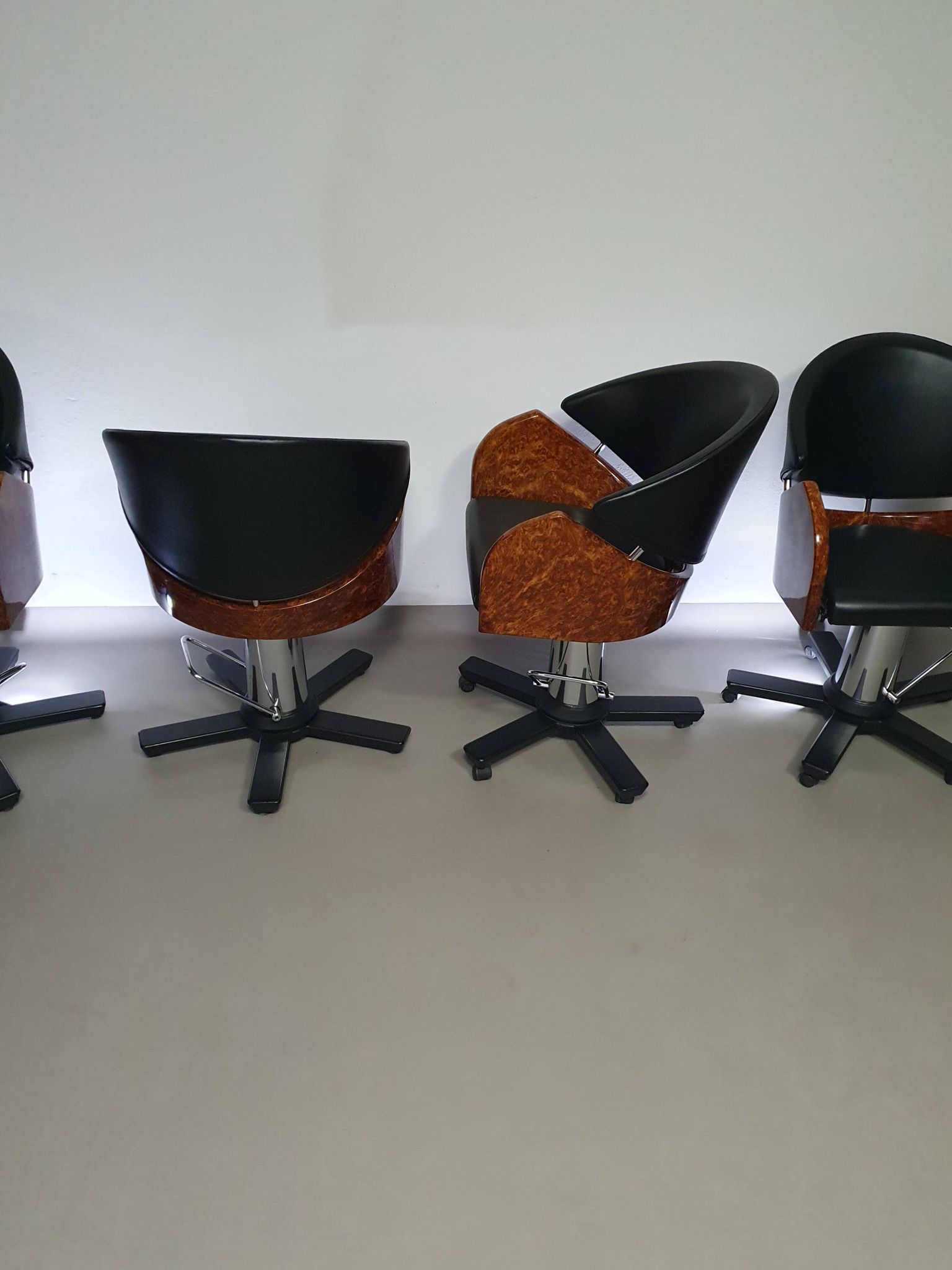 4 chaises de barbier italiennes des années 80, réglables en hauteur