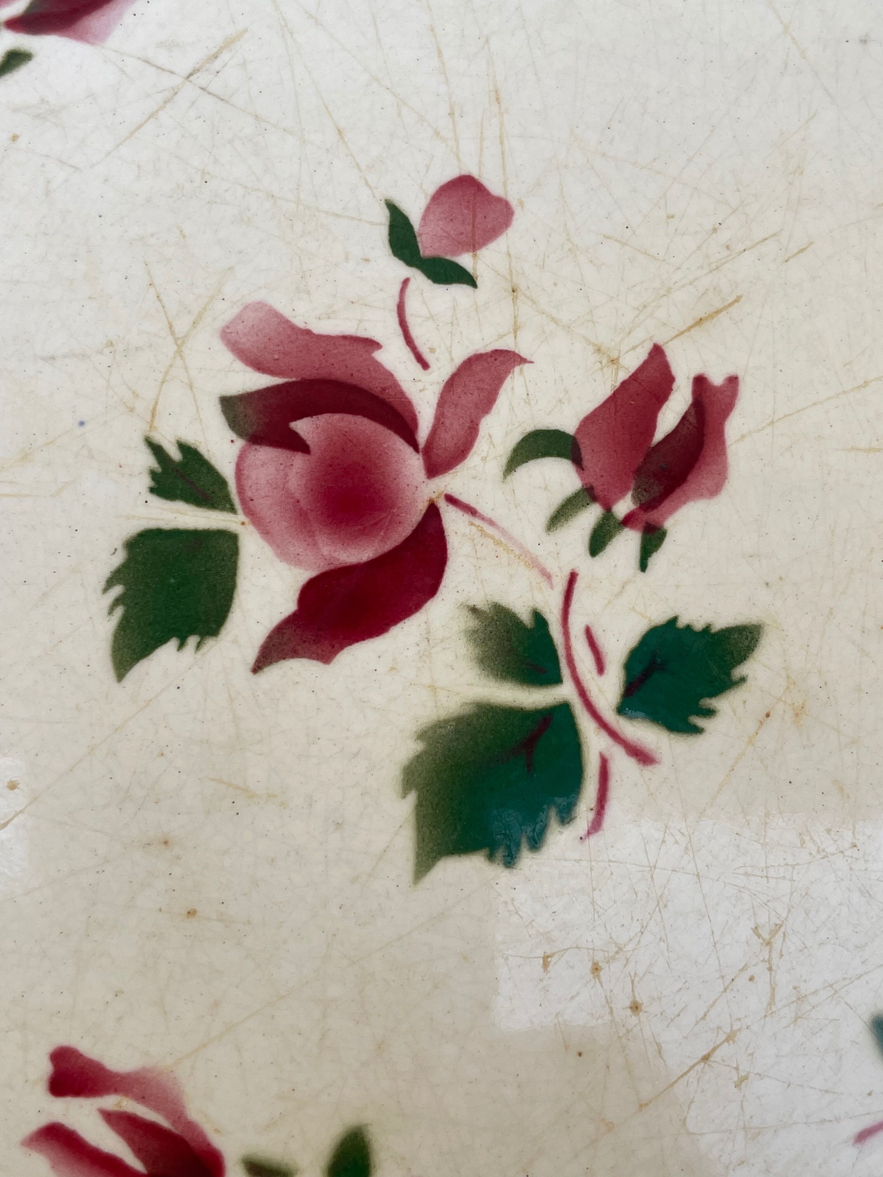 Floral patterned plate with rose buds Sarreguemines Digoin