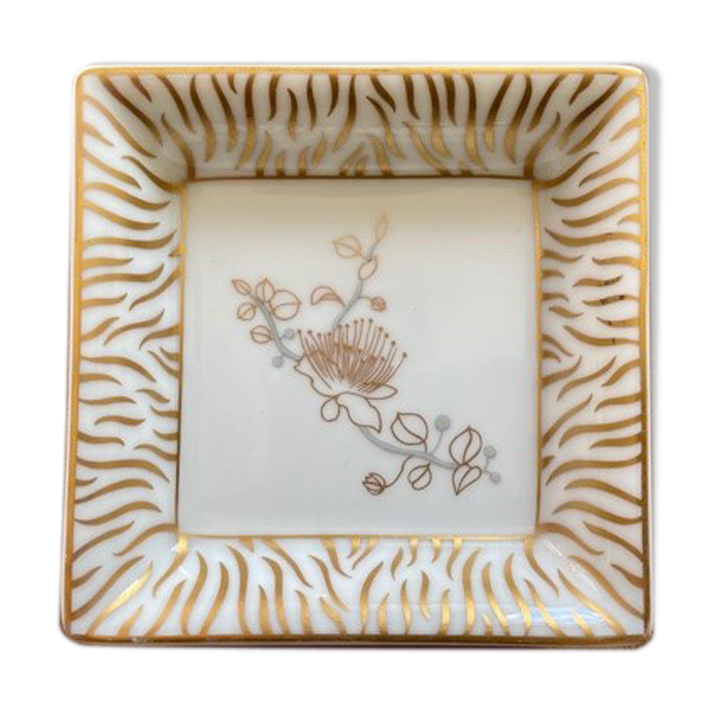 Christofle ashtray in porcelain.