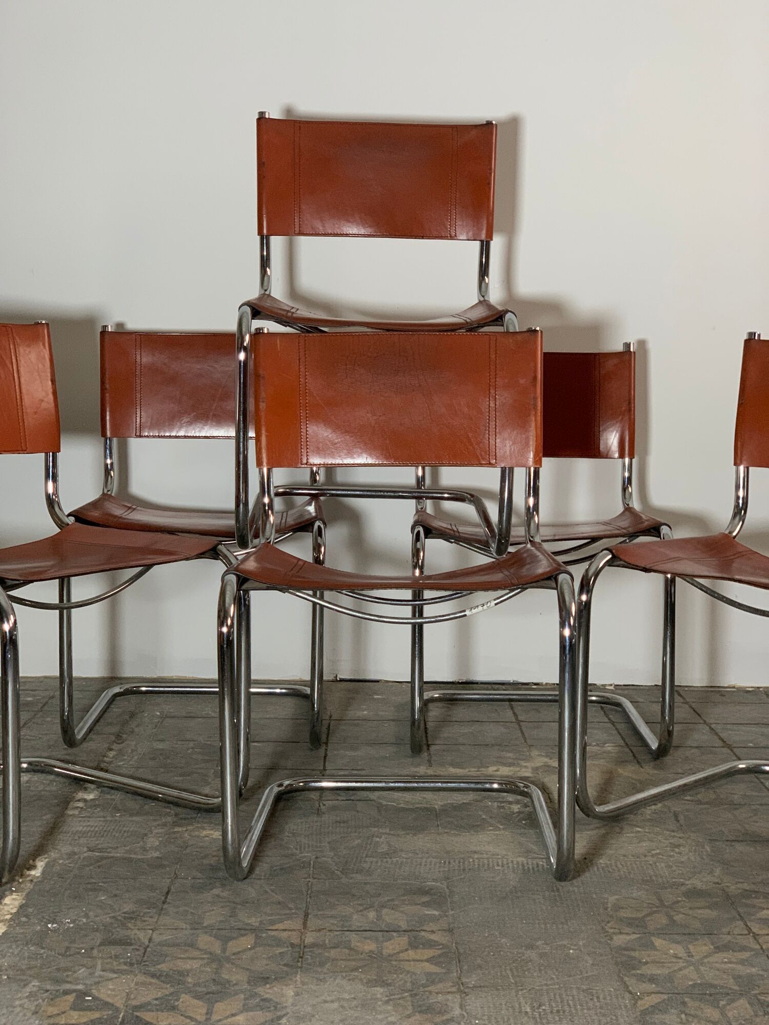 Set of 6 dining chairs