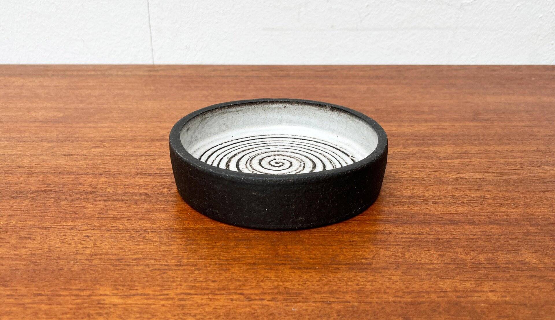 Studio pottery bowl from mid-century Danish Frank Keramik, 1960s.