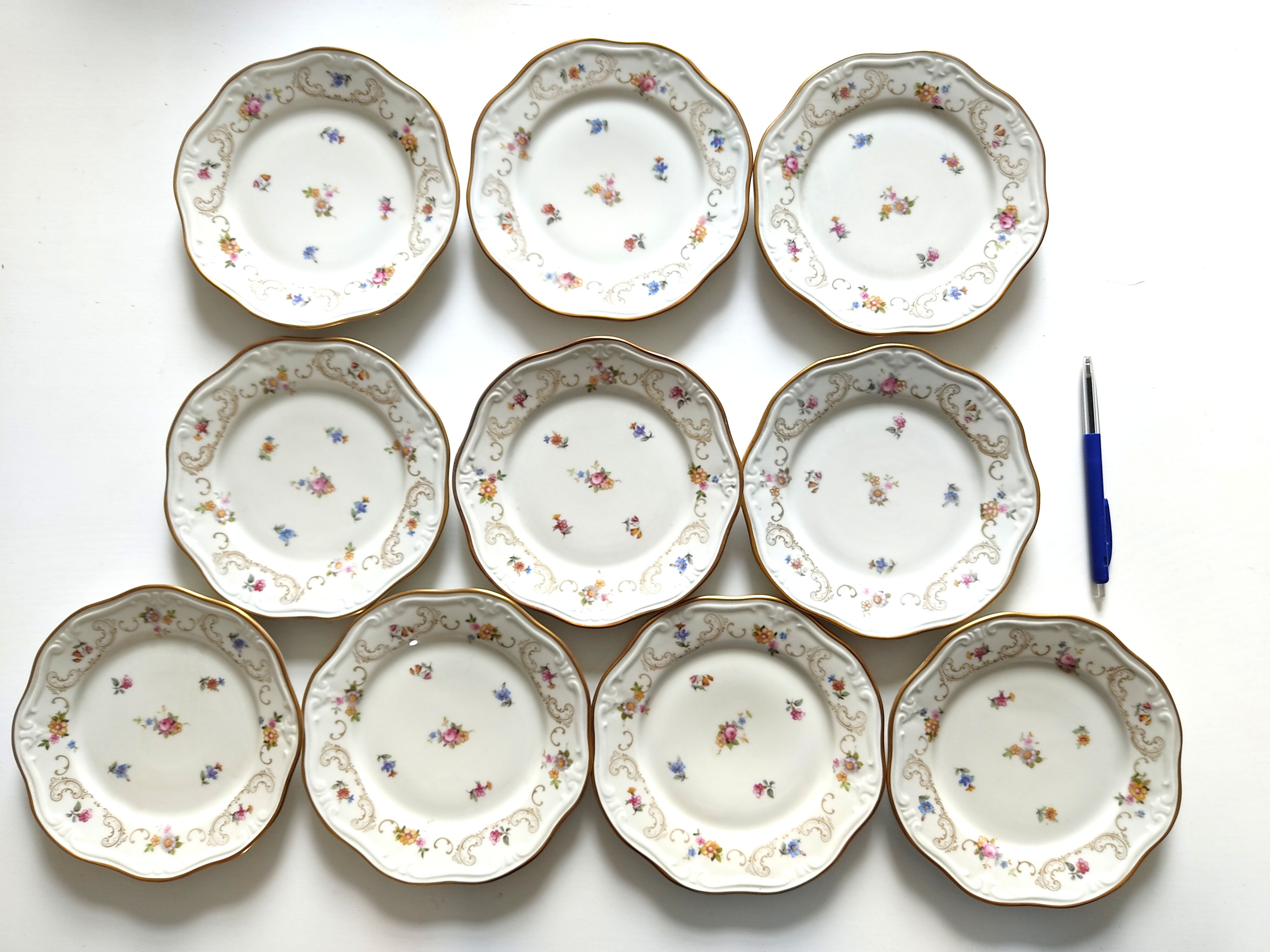 10 assiettes en porcelaine fleurie, veb r reichenbach