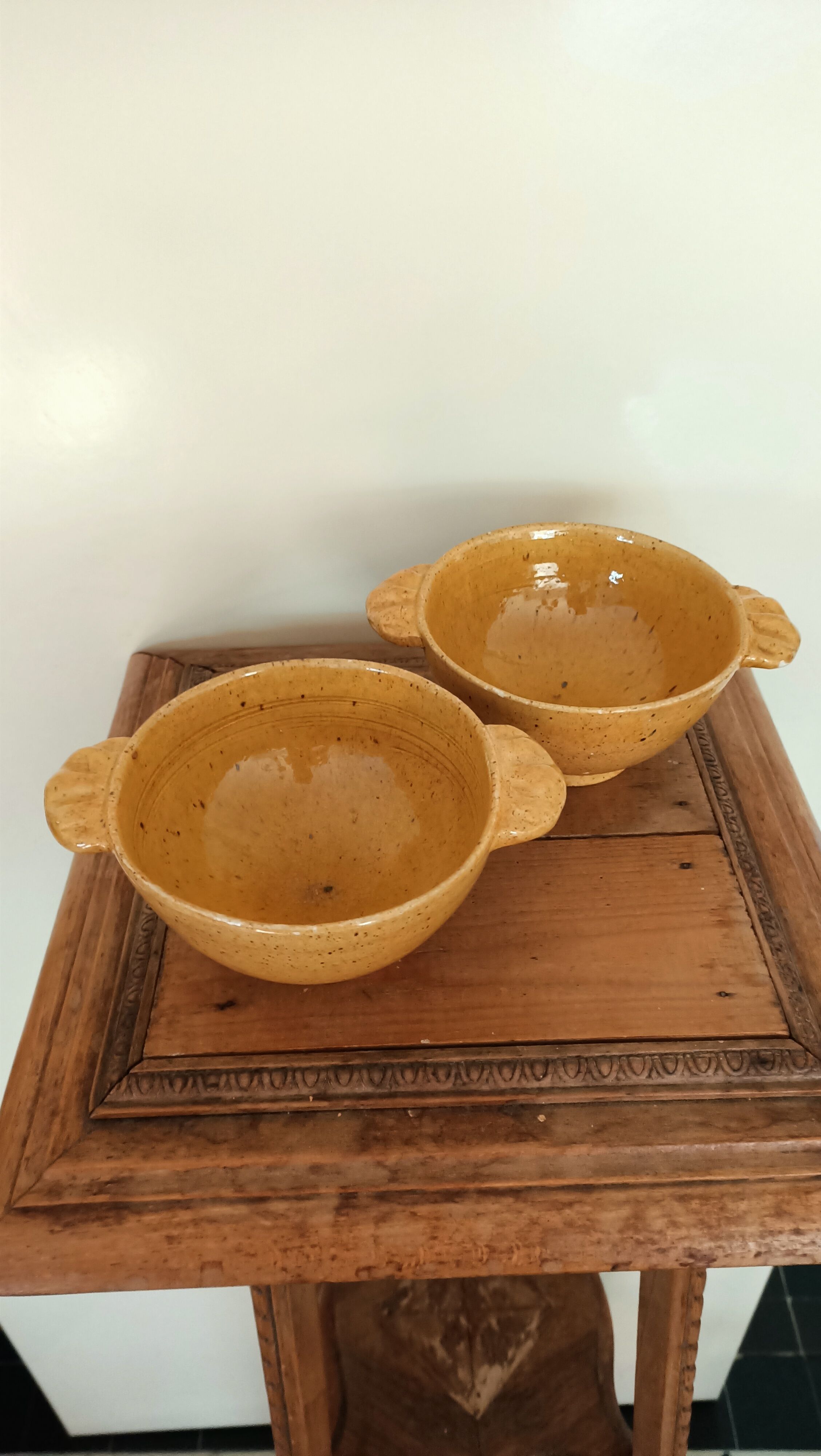 Duo of stoneware bowls