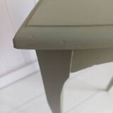 Corner pedestal table
