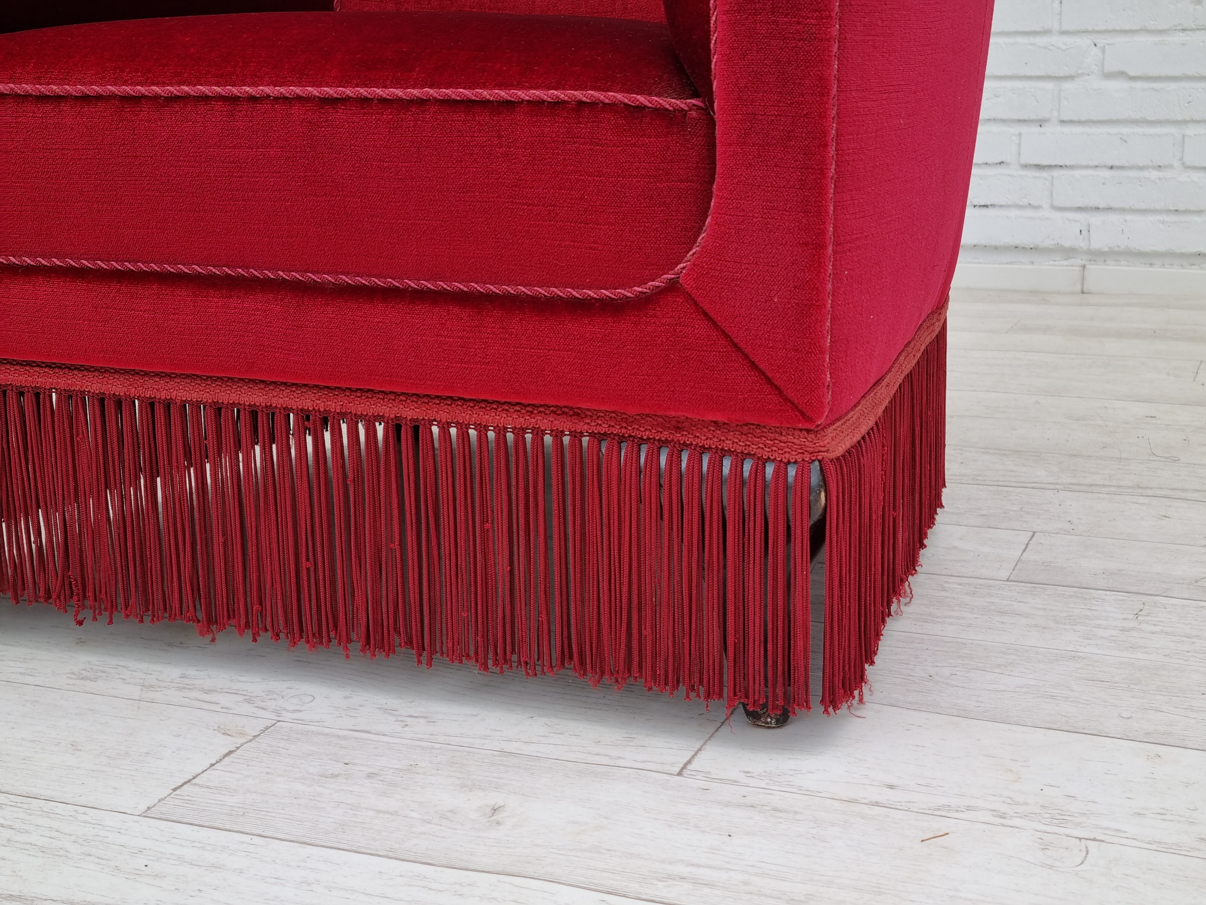 Fauteuil années 1950 design danois velours cerise
