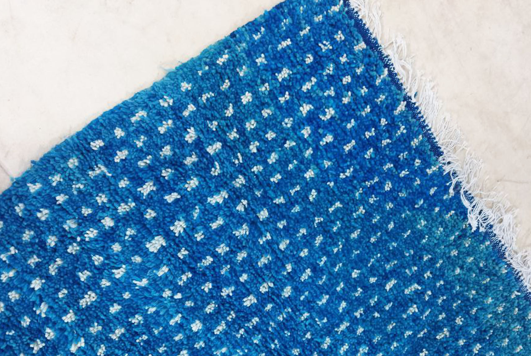 Handmade moroccan berber carpet 200 x 191 cm