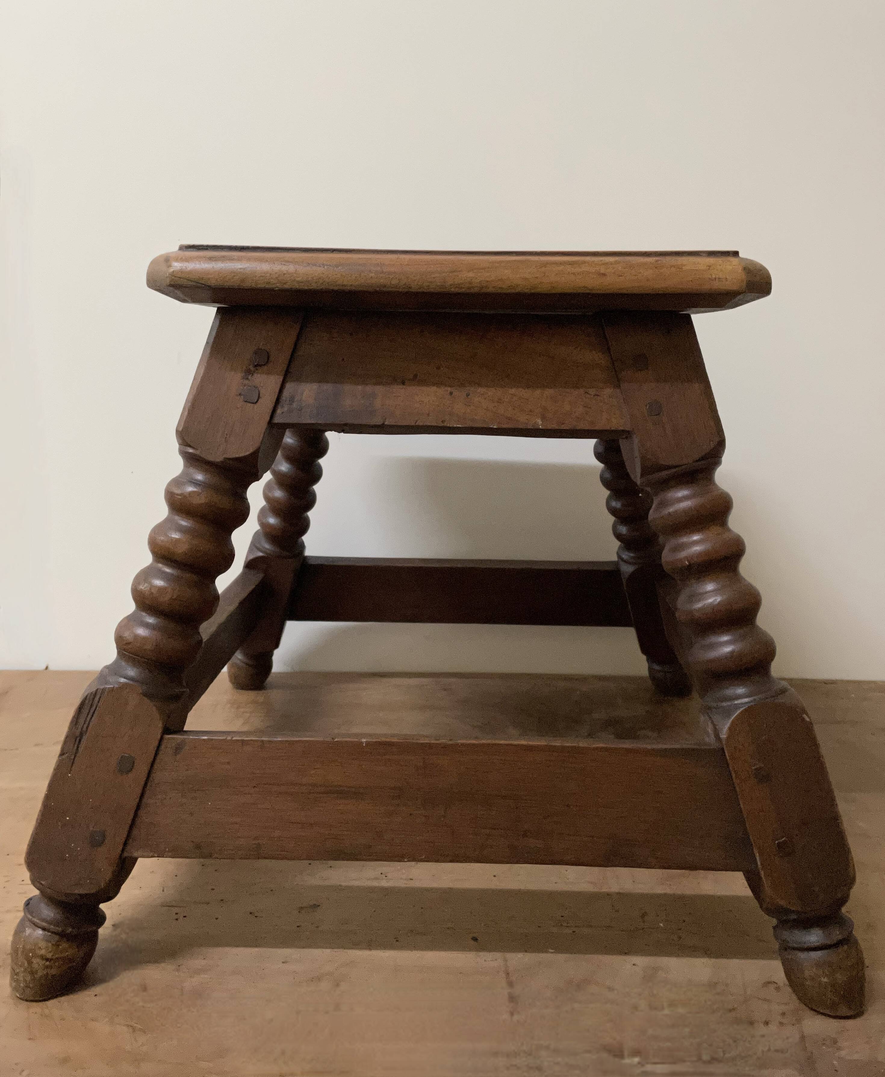 Walnut stool Louis XIII style nineteenth century