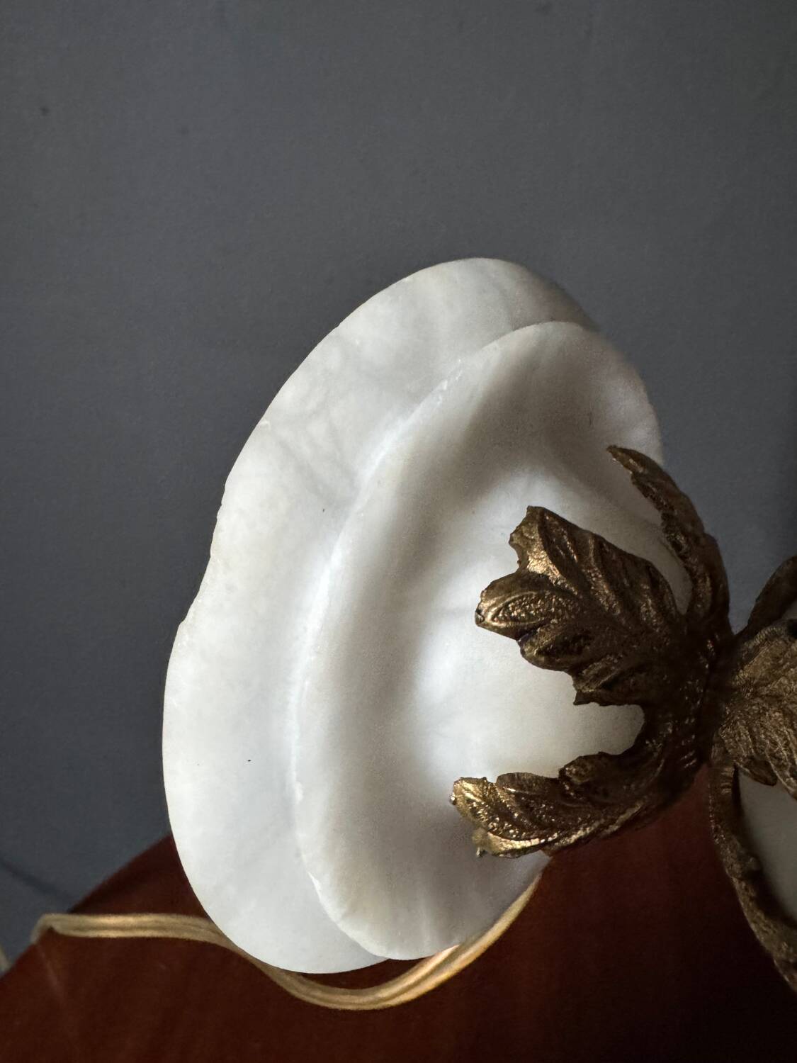 Alabaster column lamp from the 1960s