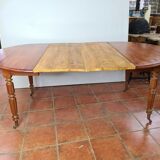 Round table 4 feet in cherry tree with 2 extensions