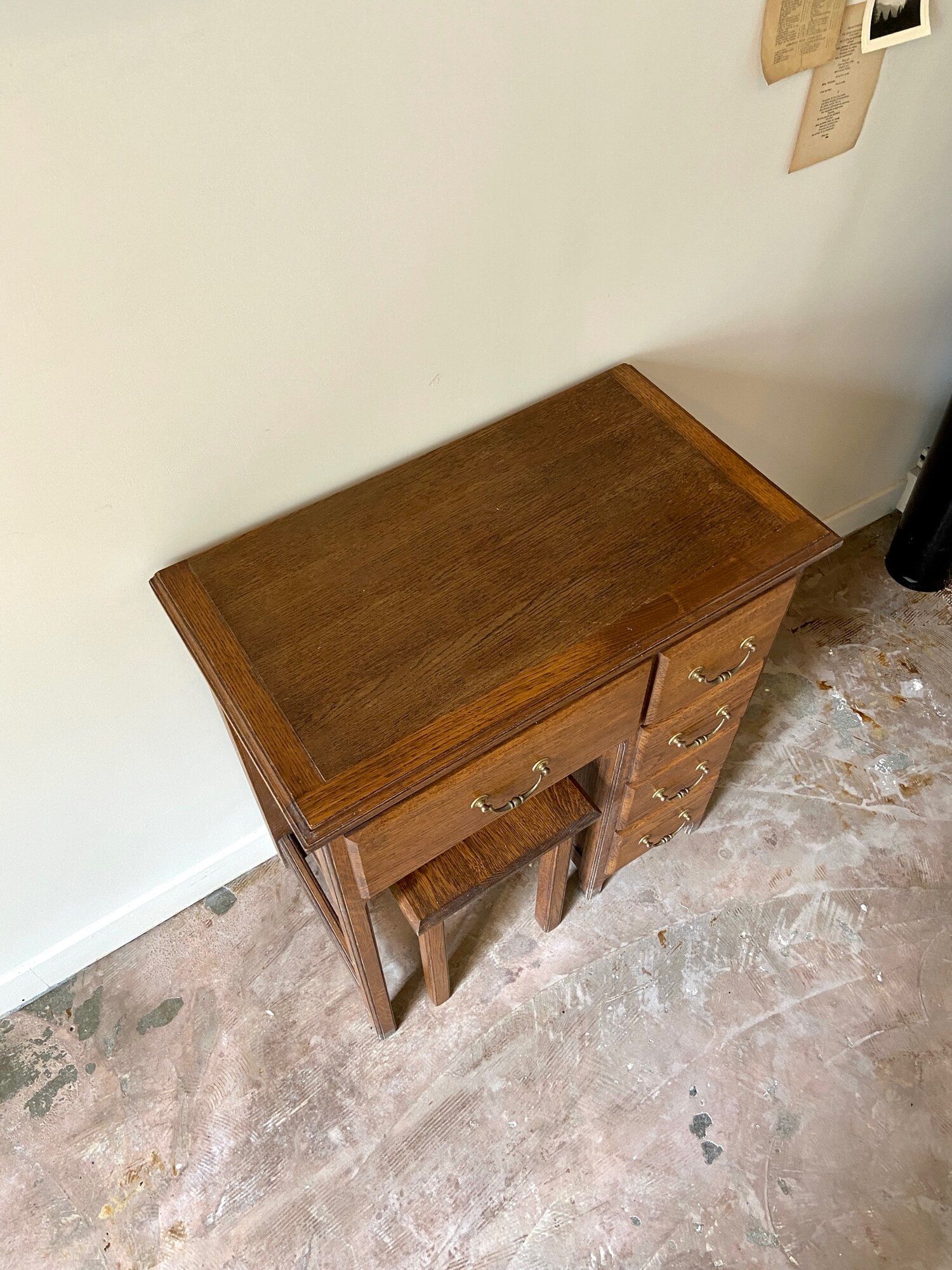 Desk 5 drawers and stool in dark ☐ wood 72 x 40 cm