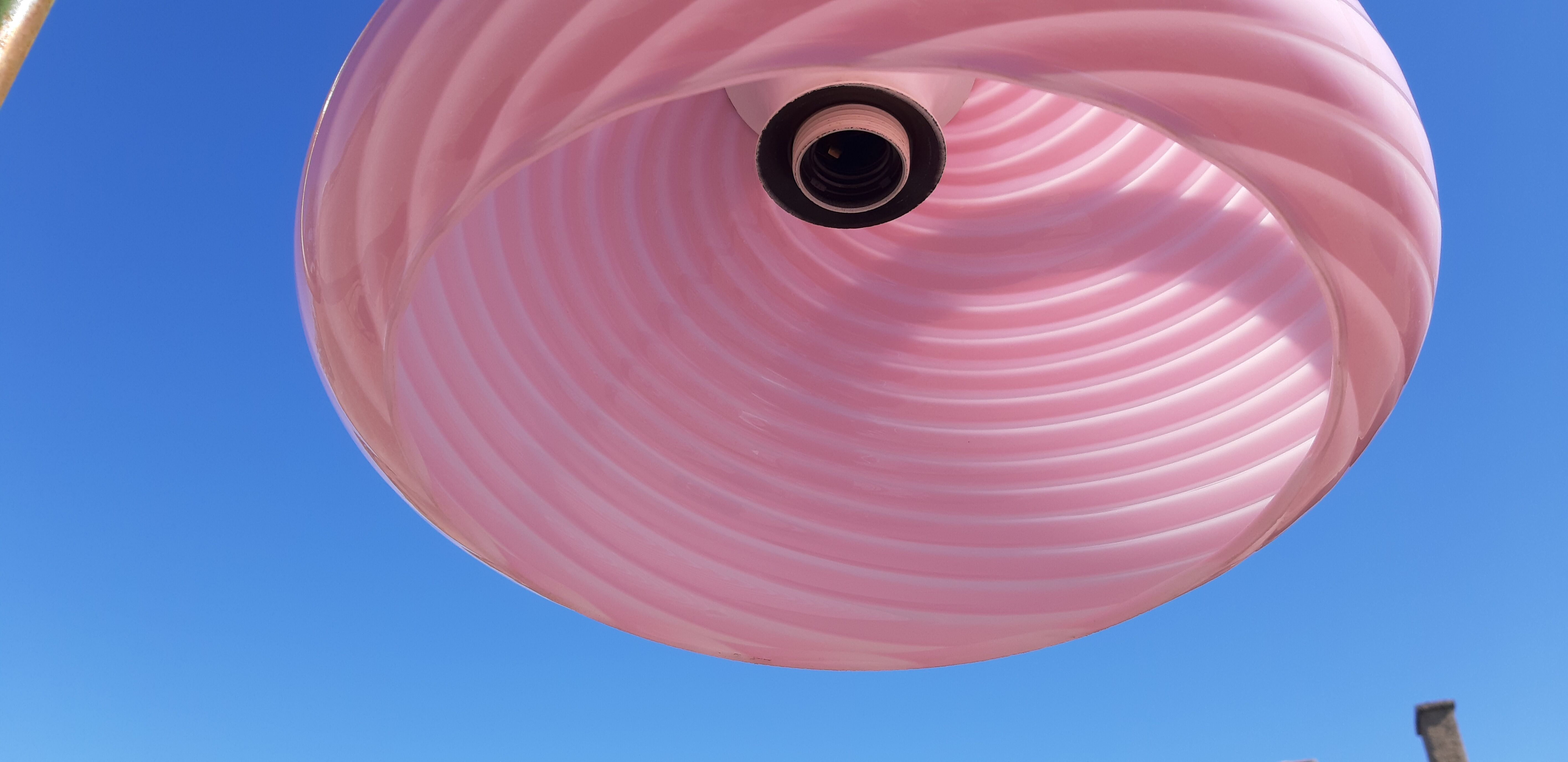 suspension of the 70s Opaline Rose