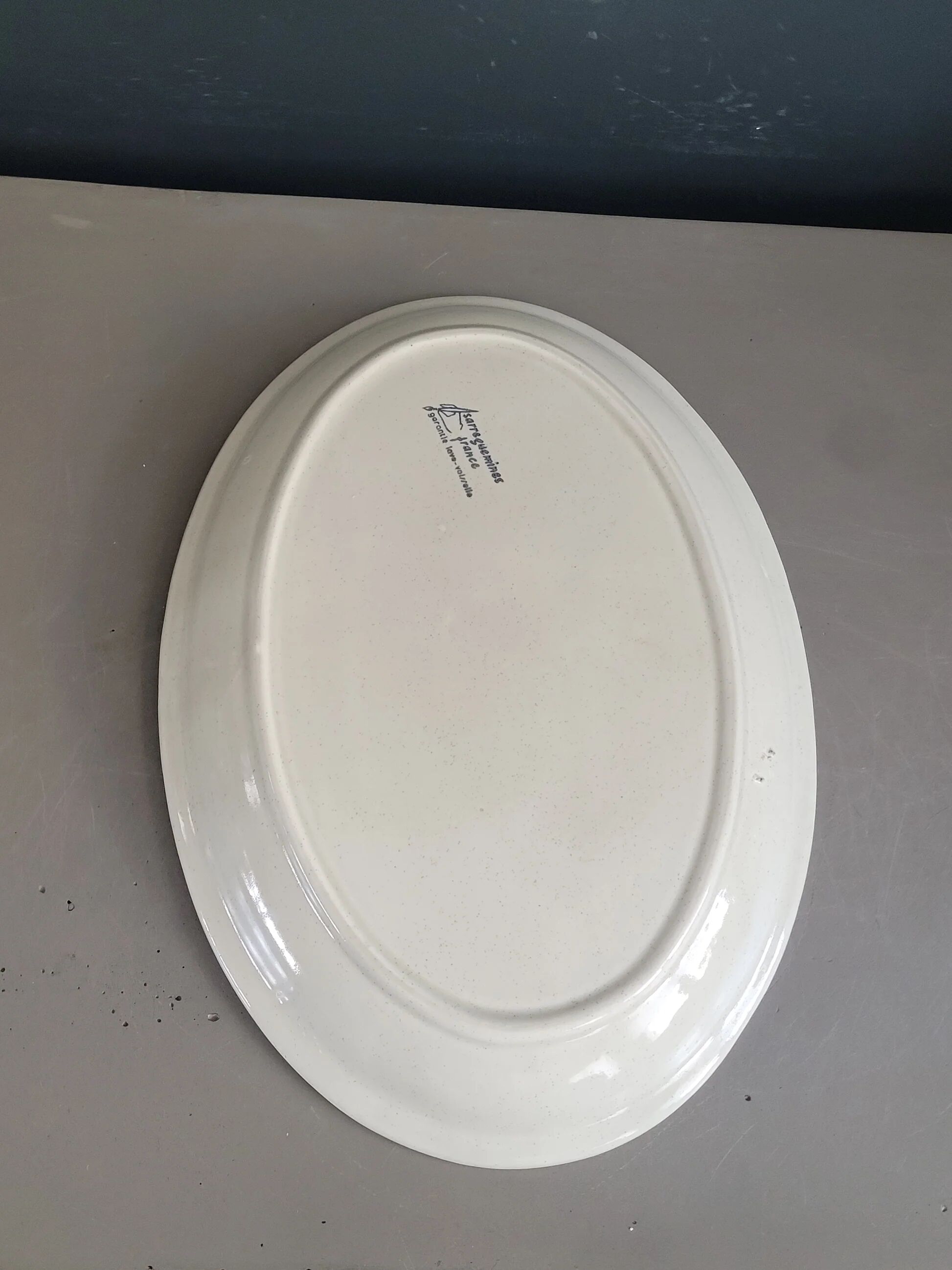 Ceramic serving dish with thistle pattern Sarreguemines