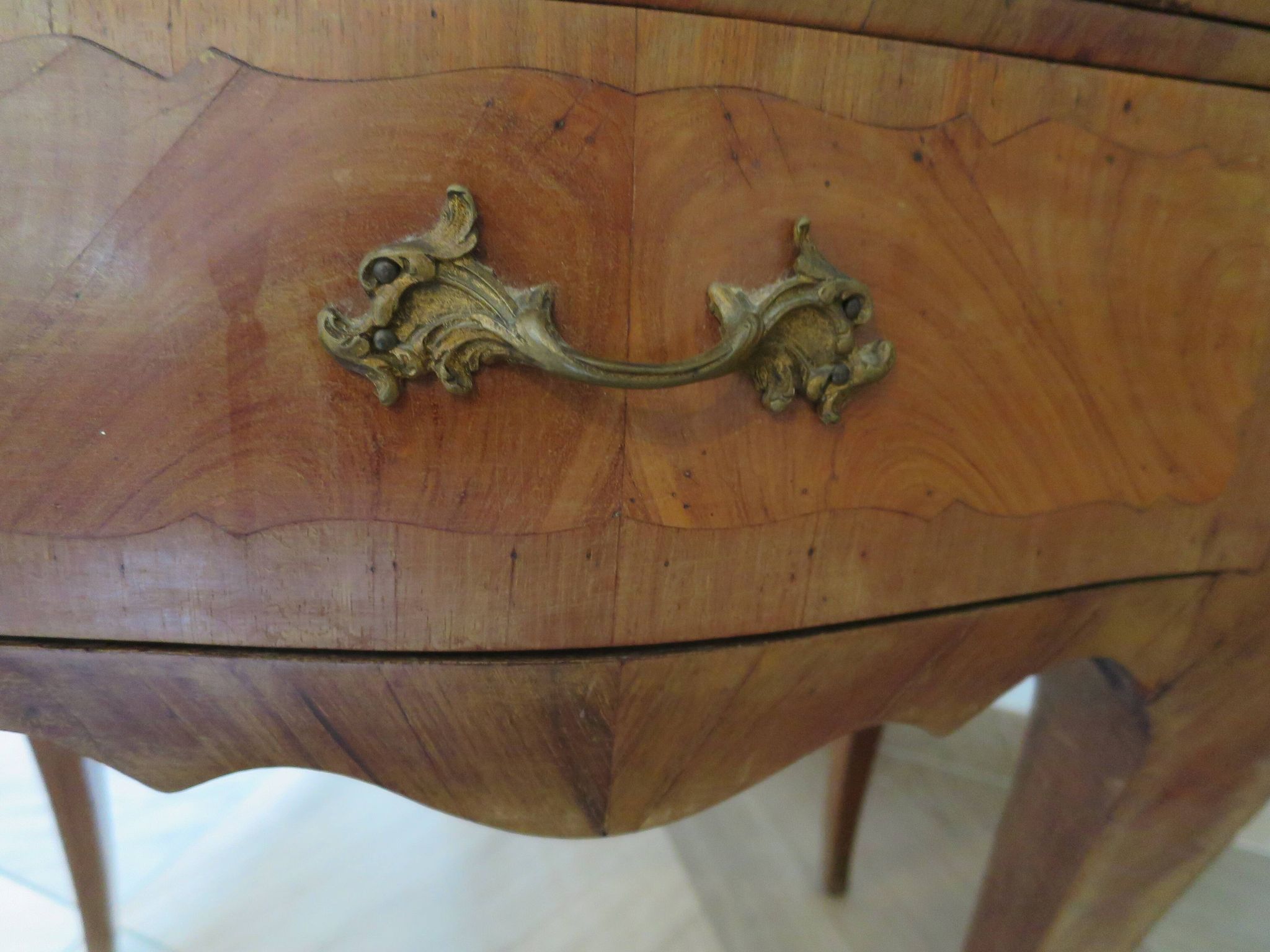Paire de 2 chevets-louis xv-marqueterie-2 tiroirs-marbre rose