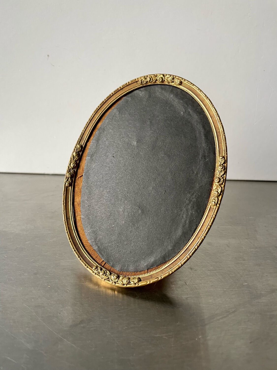 Antique Metal Gold colored Oval Picture Frame brass