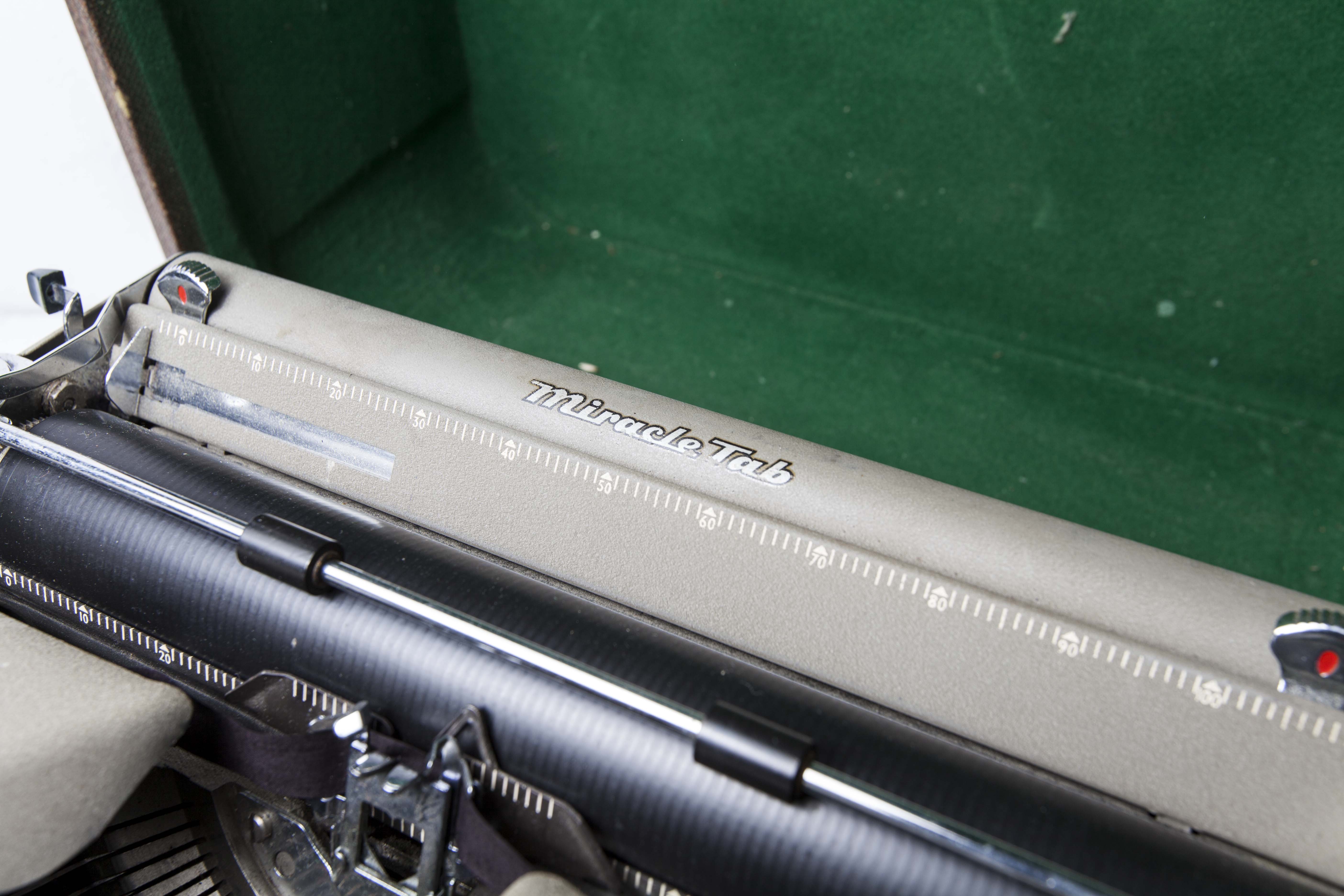 Typewriter remington Quiet Riter Miracle tab