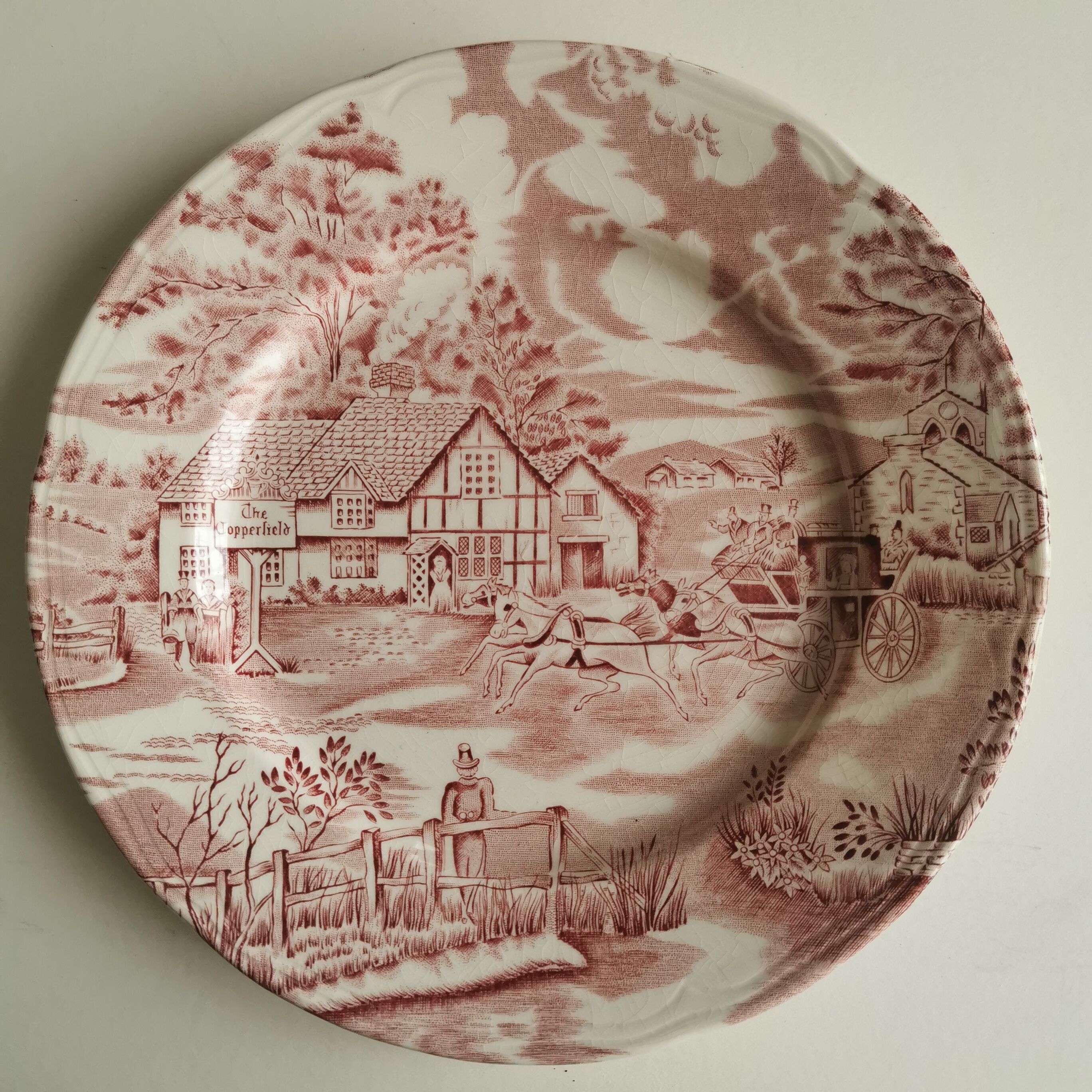 Porcelain flat plate signed Lunéville. French made. "English Style" model.