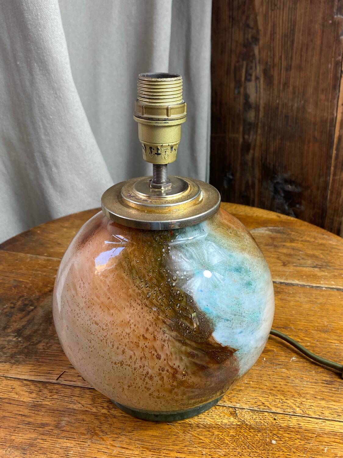 Spherical glass lamp