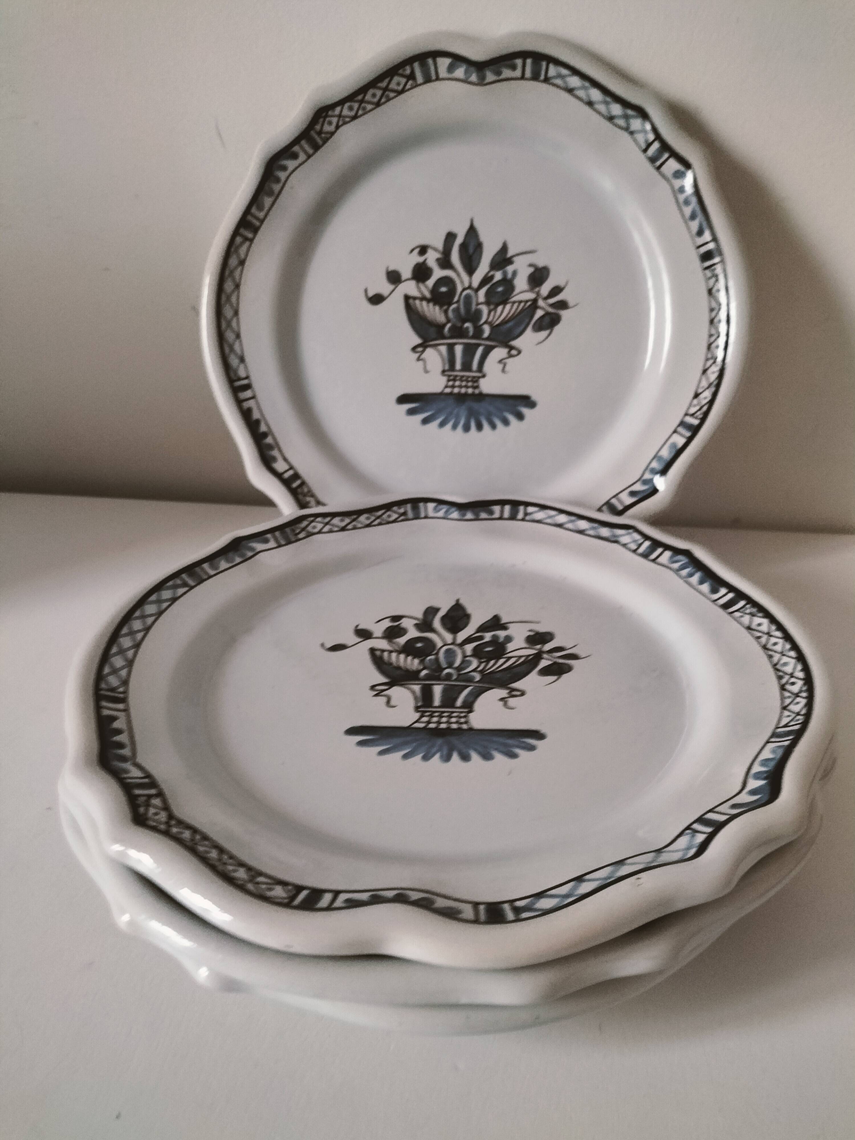 4 earthenware plates with old Rouen decoration, handmade blue floral basket