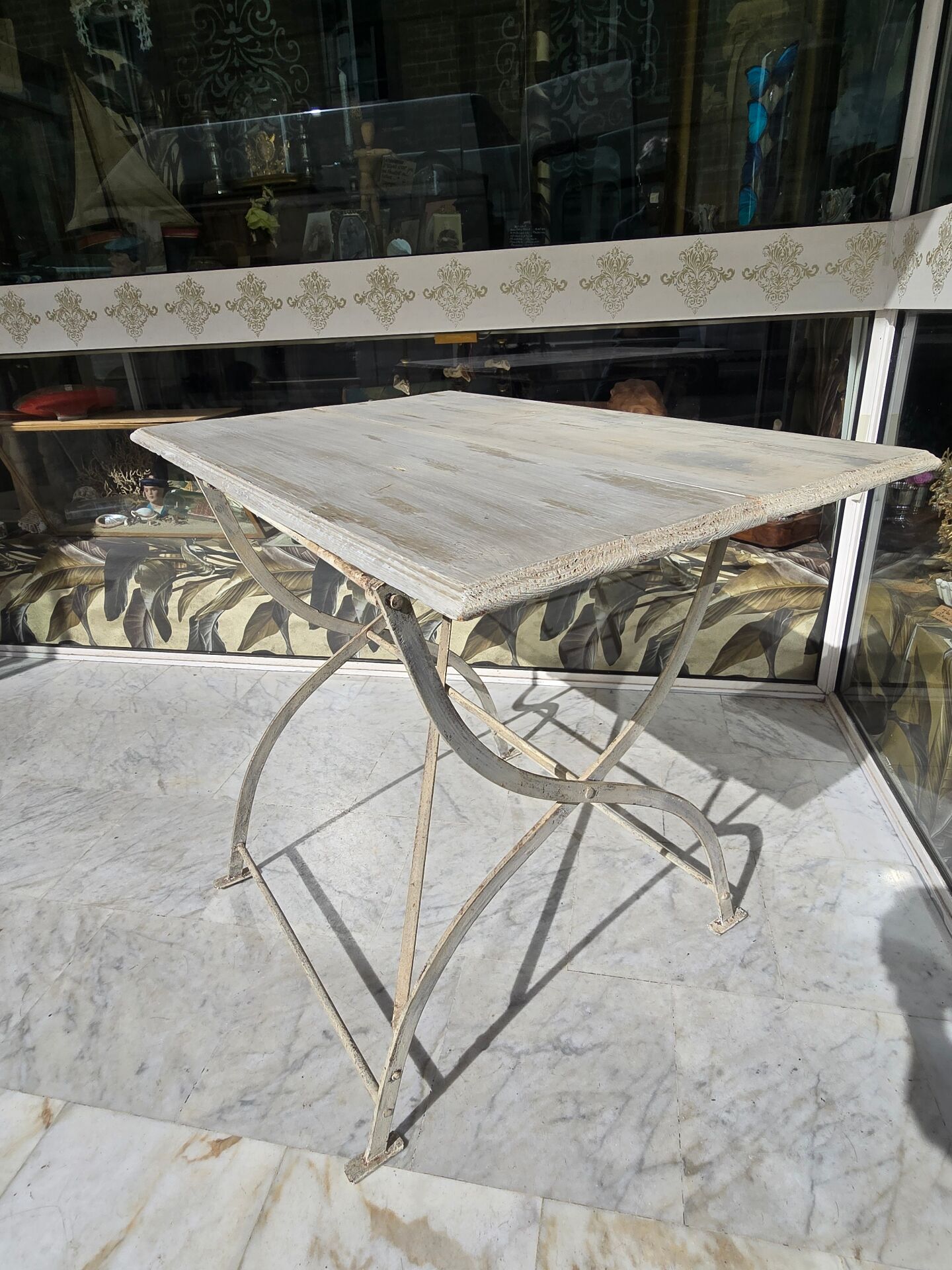 Ancienne table pliante