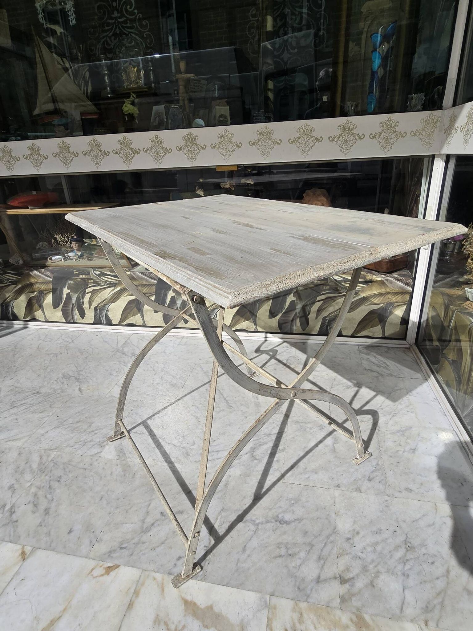 Ancienne table pliante