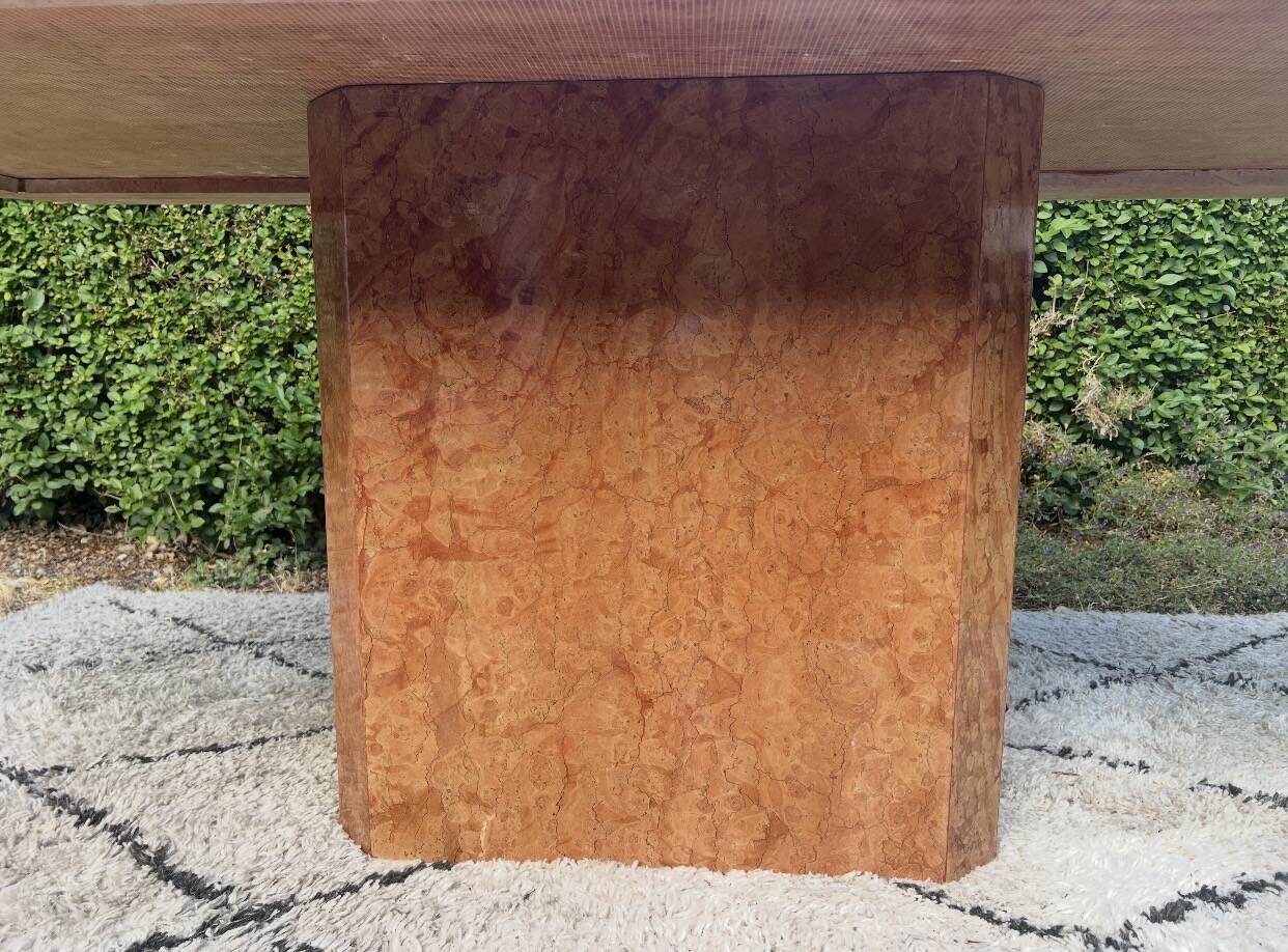 Large dining table in Rosso Alicante marble from the 70s-80s.