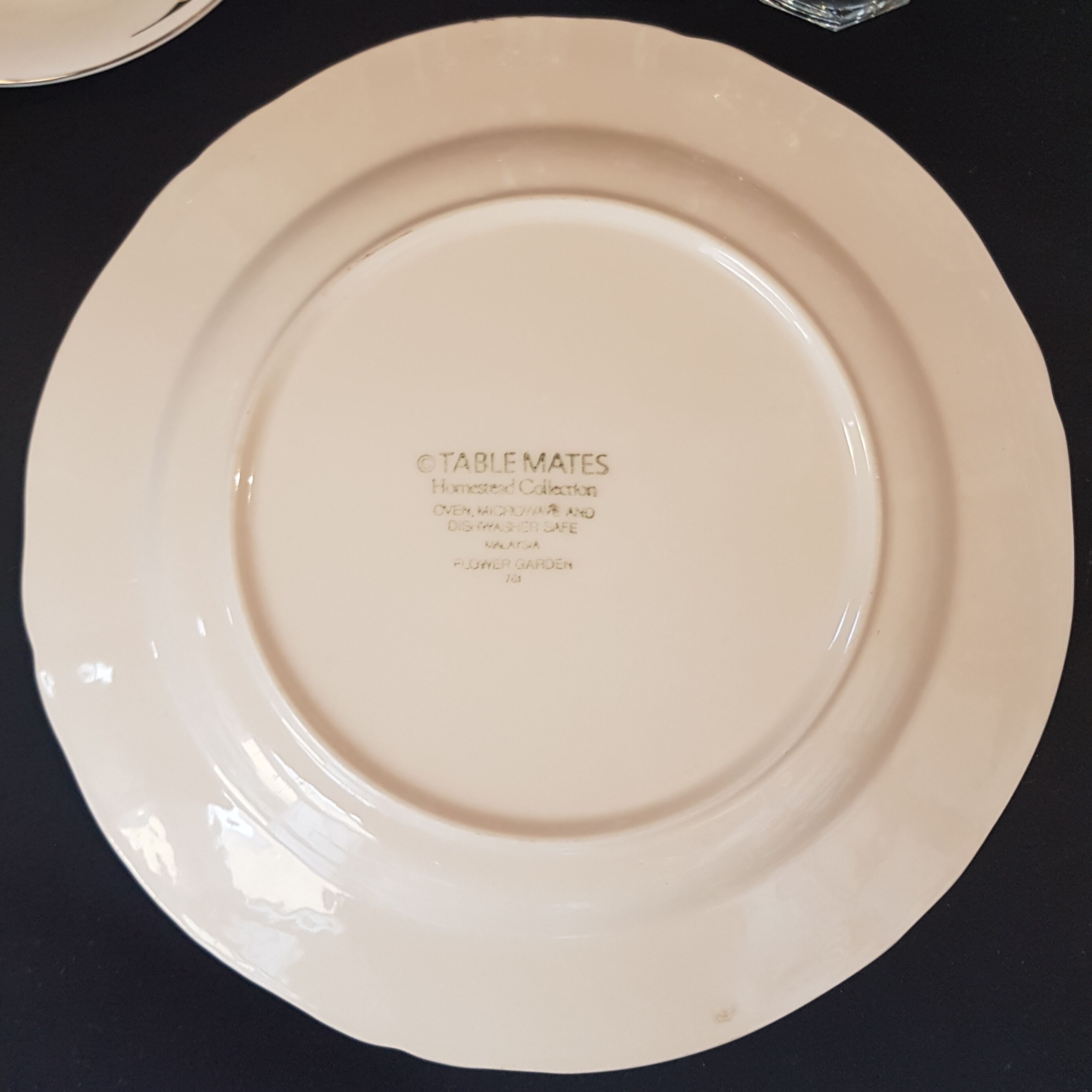 5 floral plates
