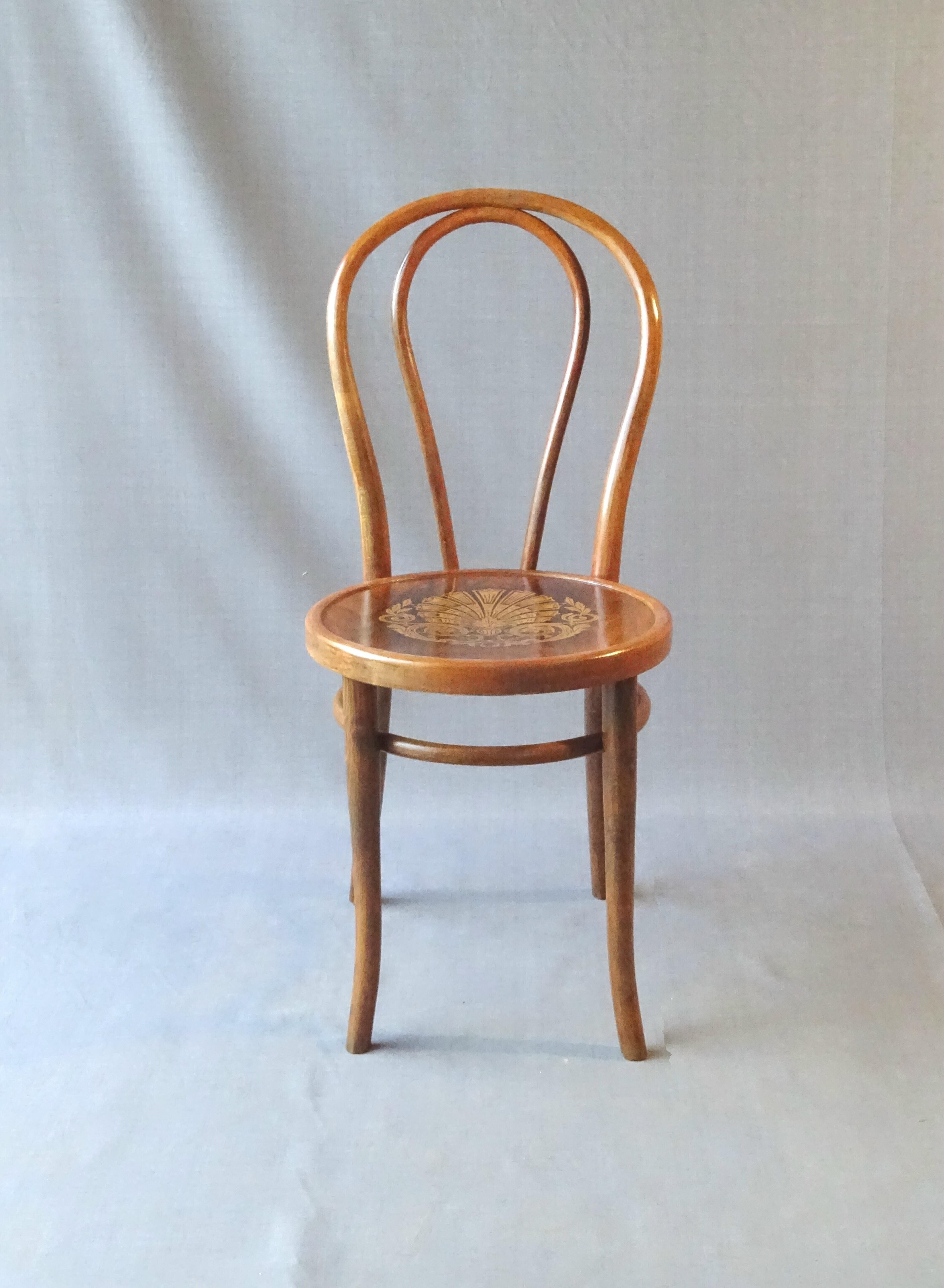 Thonet bistro chair N°18 art nouveau wood seat, production 1925