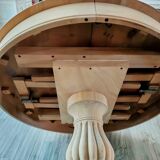Round table with central leg