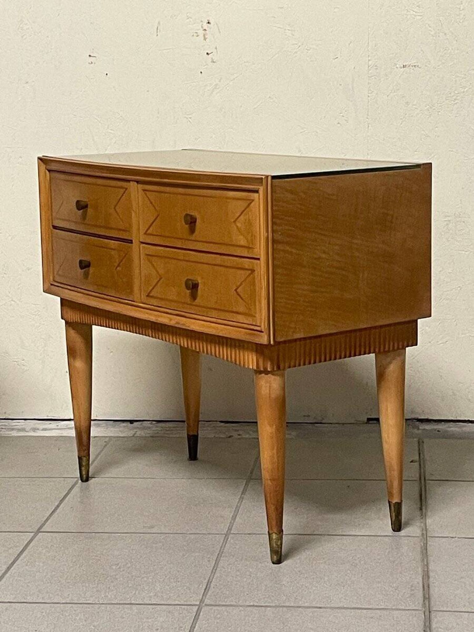 Commodini Mid-Century moderni in stile italiano, anni '50, set di 2
