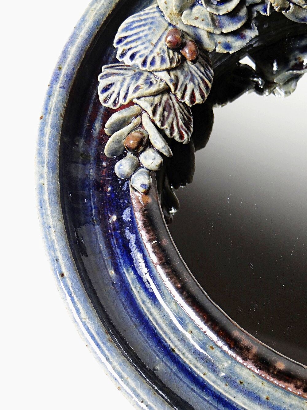 Round wall mirror in blue stoneware La Borne Catido floral decoration 1960 - Accidents