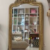 Miroir ancien de style Louis XVI, doré à la feuille