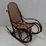 Rocking chair et son repose pieds, en hêtre 1900