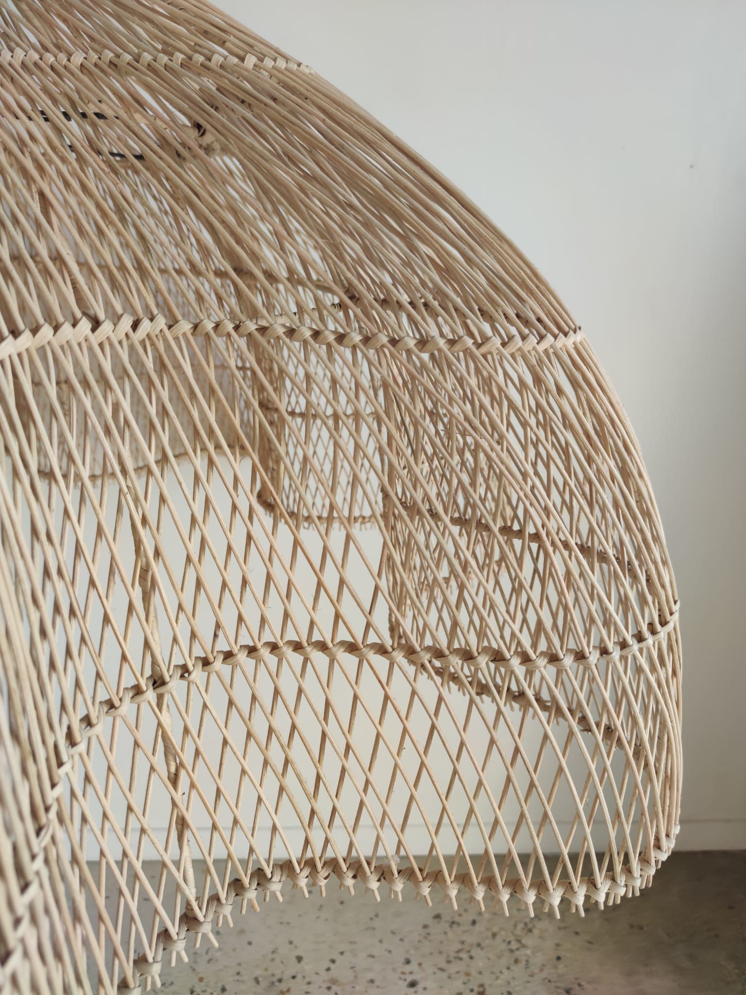 Huge rattan suspension in the shape of a corolla H:1m; D: 1m50